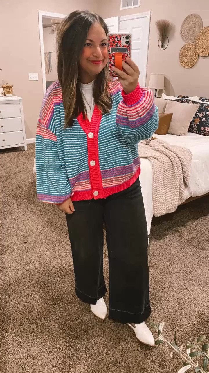 Sometimes on gloomy days, I just need to add some color to my outfit to bring some extra energy!

mules: fit true to size // wearing a 5
jeans: fit true to size // wearing a 14
muscle tee: fits true to size // wearing a large
cardigan: fits true to size // wearing a large 

 #LTKFindsUnder50 #LTKStyleTip #LTKWorkwear