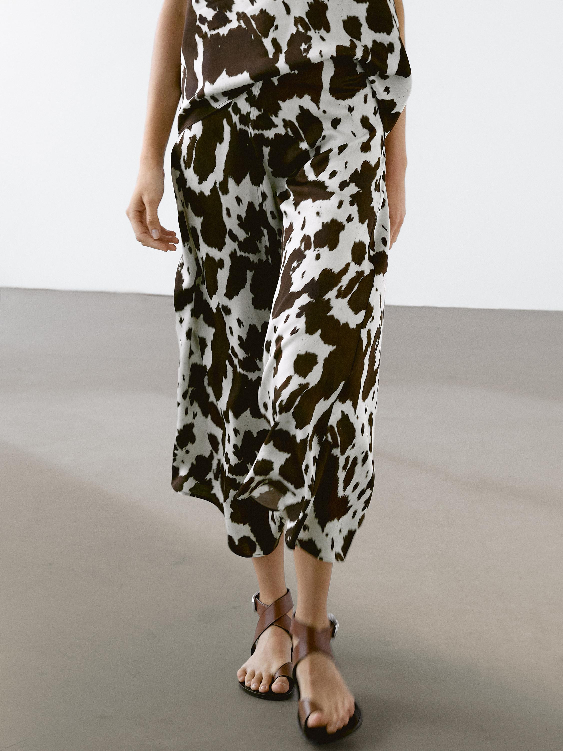 Central seam detail . Animal print. Flowing fabric. Matching garment available. | Massimo Dutti US