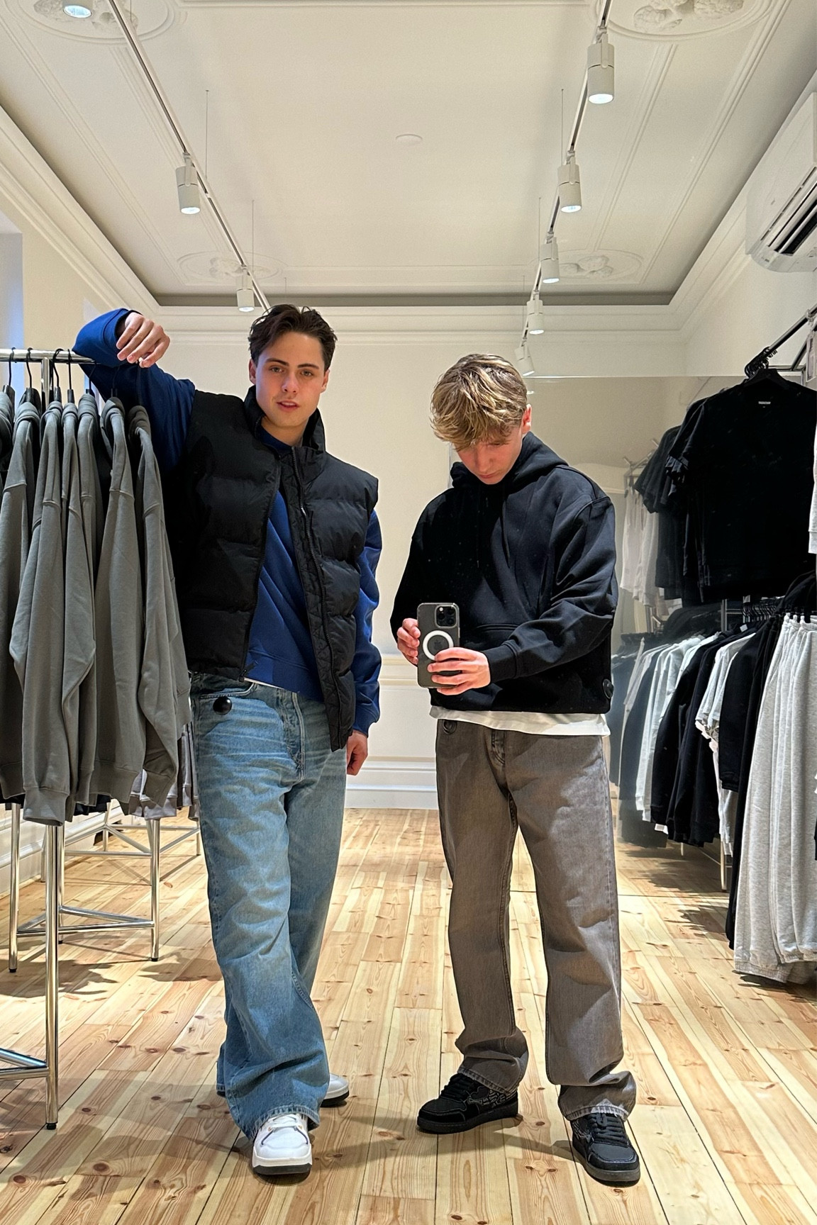 We chose each other’s outfits at weekday💆🏼‍♂️

#LTKVideo #LTKeurope