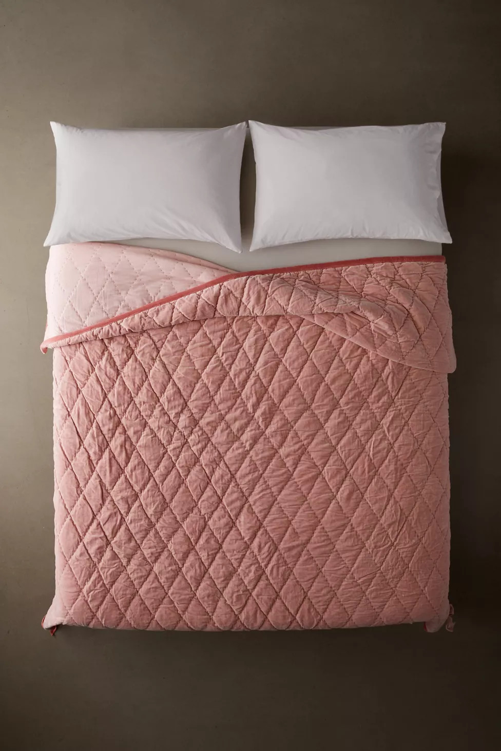 Velvet Bows Quilt | Urban Outfitters (US and RoW)