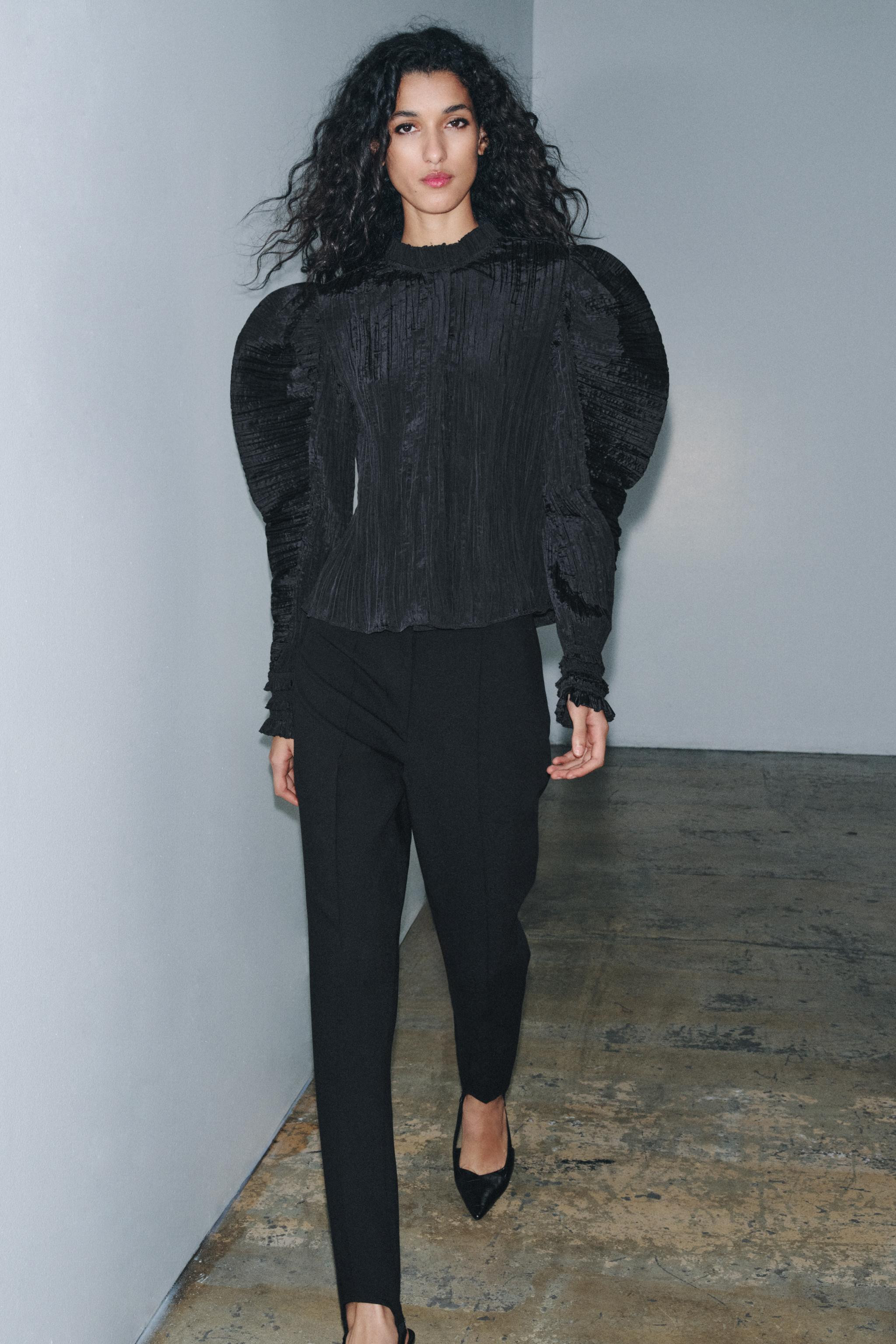 CRINKLED PUFF SLEEVE BLOUSE ZW COLLECTION | Zara UK