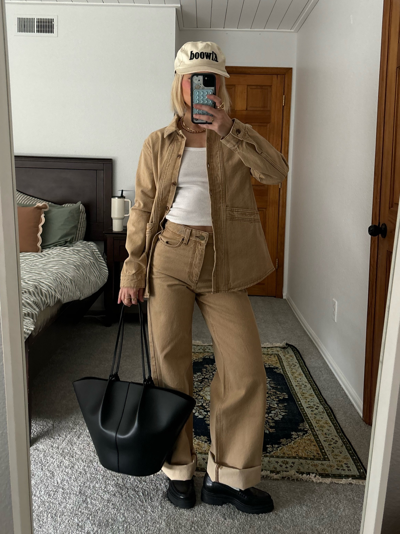 I wear xs in tops and 2 in bottoms at sezane 😚