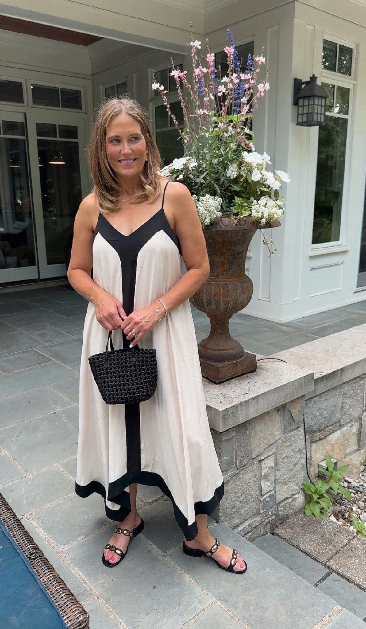 The dresses @evereve are perfect for any occasion from summer picnics to graduation parties! Always fashion forward, their dresses are gorgeous and easy to wear!



#LTKStyleTip #LTKOver40 #LTKMidsize