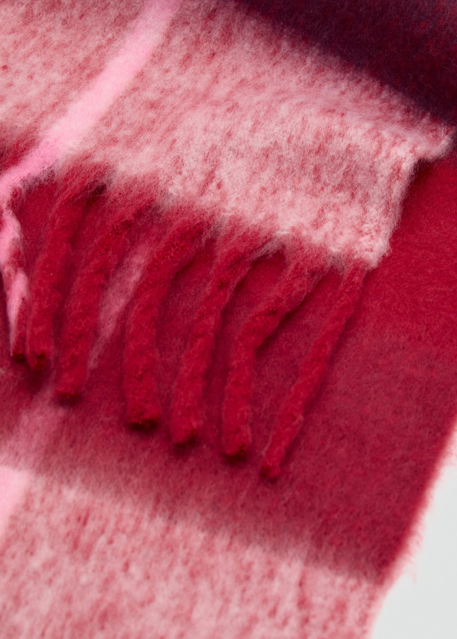 Striped knit scarf - Teen | MANGO USA | Mango (US/MX/AU)