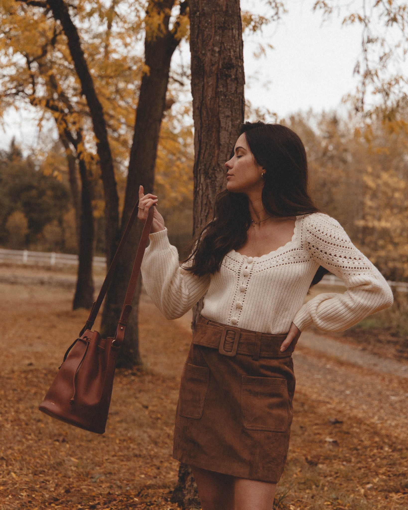 French-Inspired Fall Outfit from Sézane 🍂
A perfect Thanksgiving weekend look — warm, effortless, and timeless. I’m wearing the Gillie Suede Skirt, Moira knit sweater Jumper, Taylor Clogs, and the Farrow leather bucket Bag, all from Sézane. Each piece has that signature Parisian touch — cozy textures, rich autumn tones, and silhouettes that feel both romantic and polished.

Ideal for slow mornings, a countryside walk, or a cozy dinner with friends.

#Sézane #SézaneStyle #SézaneOutfit #FrenchStyle #FallOutfit #ThanksgivingOutfit #AutumnFashion #CozyChic #ParisianStyle #LTKFallFashion #SézaneLovers

#LTKStyleTip #LTKSeasonal #LTKItBag
