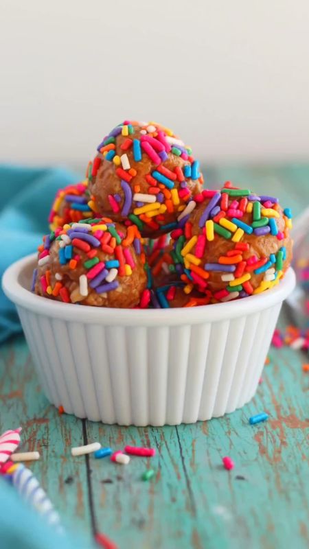 Craving a guilt-free dessert? Look no further than these Cake Batter Protein Balls! 🥳

Get the full recipe 👇🏼
- https://foodpluswords.com/cake-batter-protein-balls/
- OR search “Food Plus Words Cake Batter Protein Balls” on Google

#LTKkids #LTKparties #LTKFind