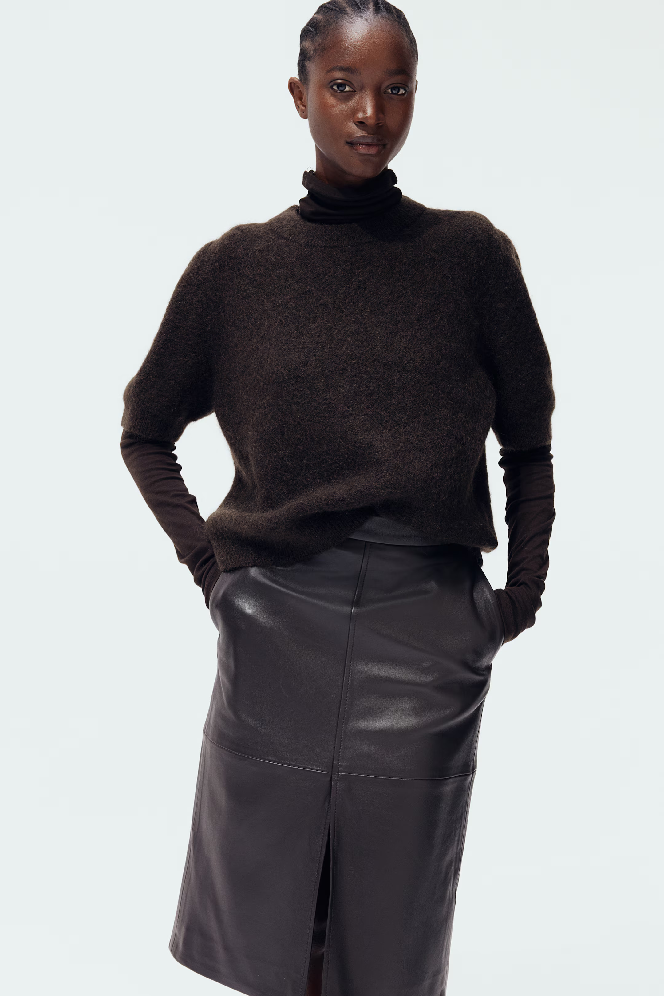 Short-Sleeved Mohair-Blend Top - Round Neck - Short sleeve - Dark brown - Ladies | H&M US | H&M (US + CA)