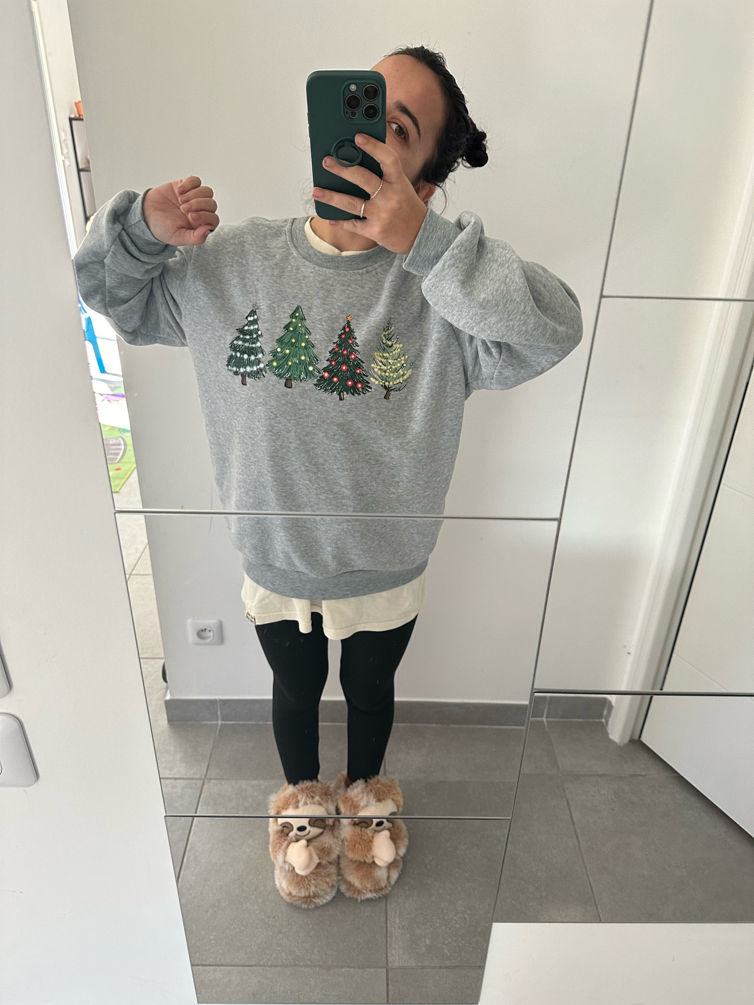 Christmas vibing with the most comfy leggings 🤩 

#LTKHoliday #LTKSeasonal #LTKstyletip