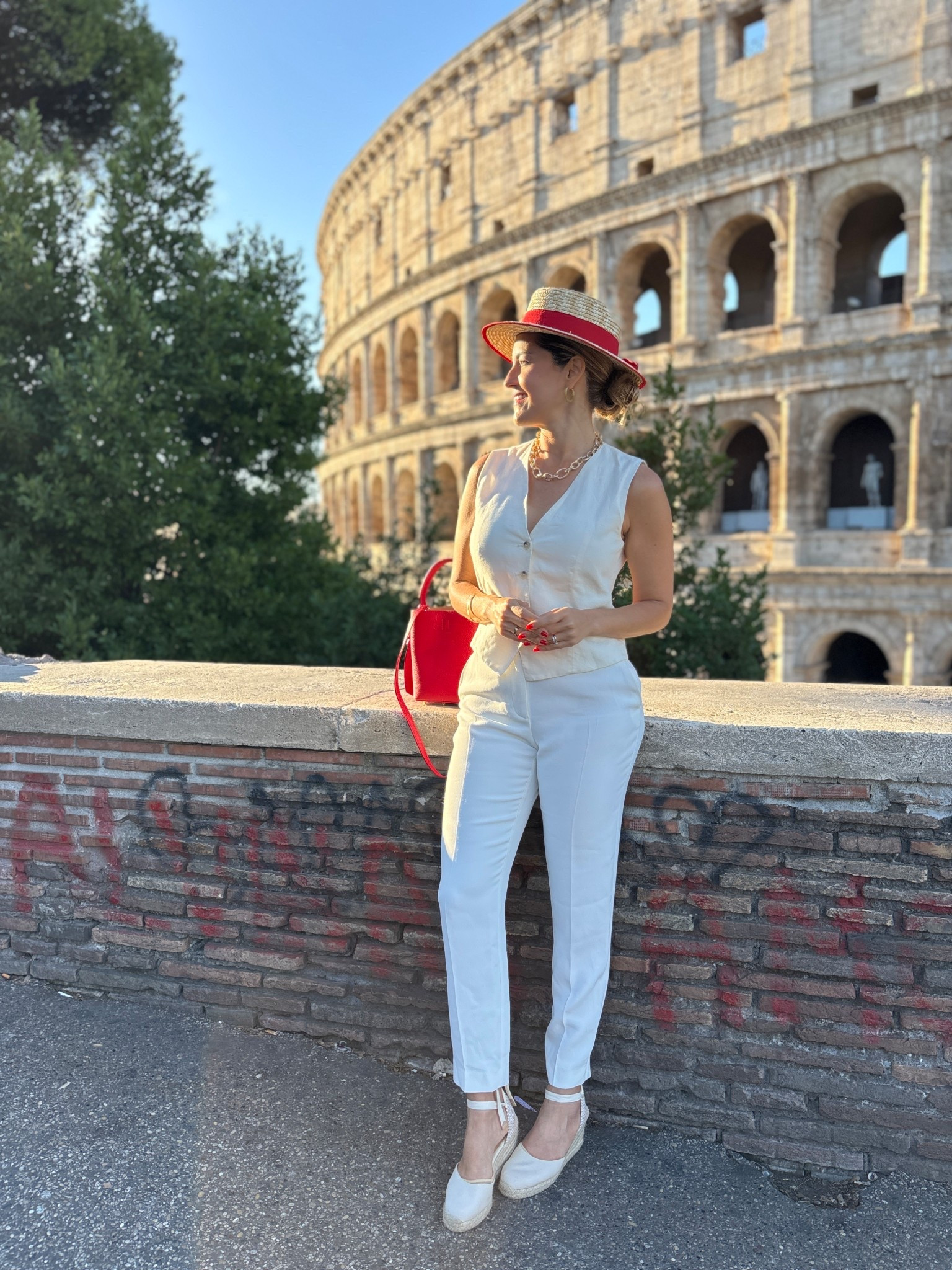 All white fit 

#LTKtravel #LTKsapatos #LTKstyletip