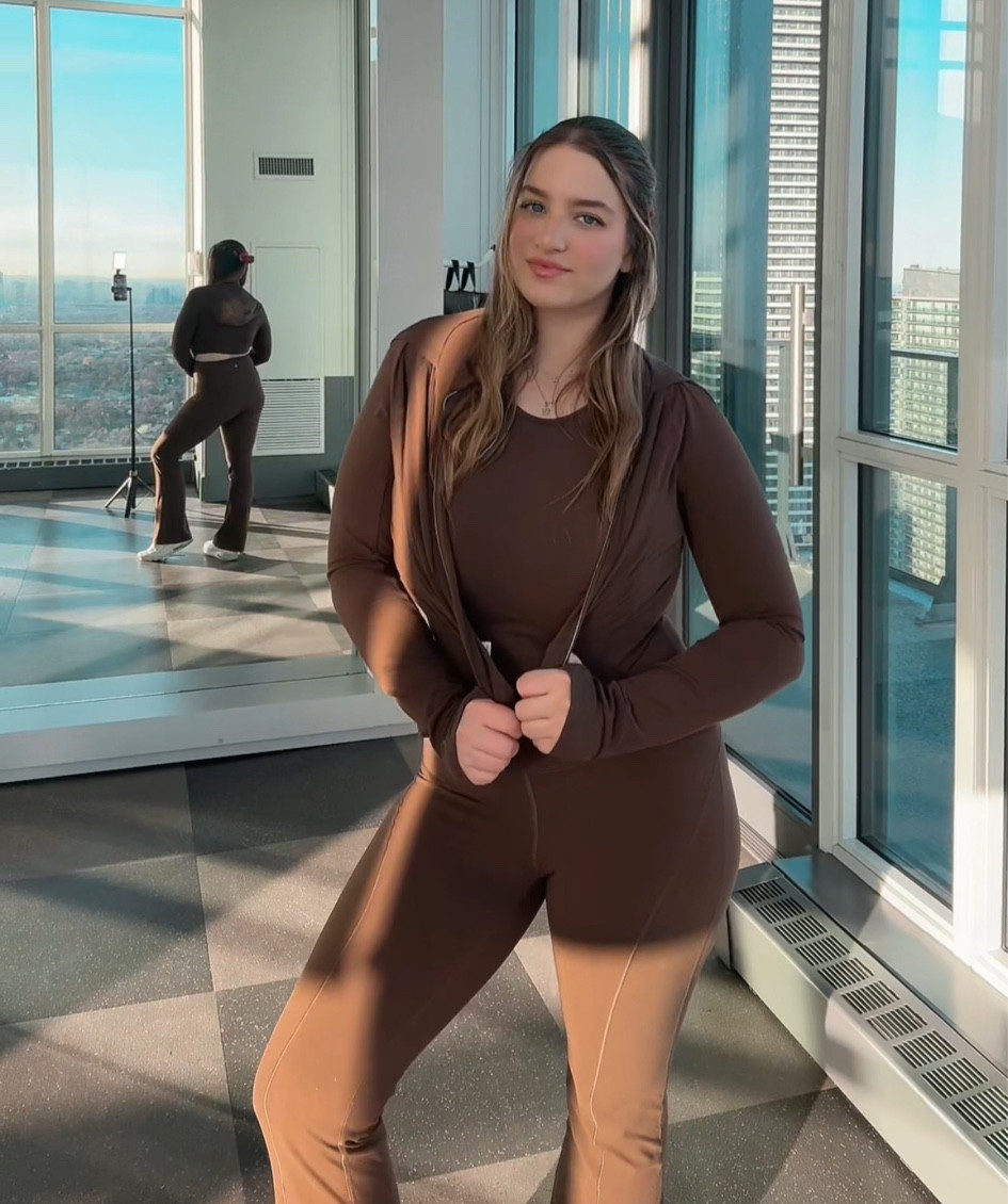 large on top, medium in bottoms - love this three piece set 

#LTKmidsize #LTKfitness #LTKfindsunder50