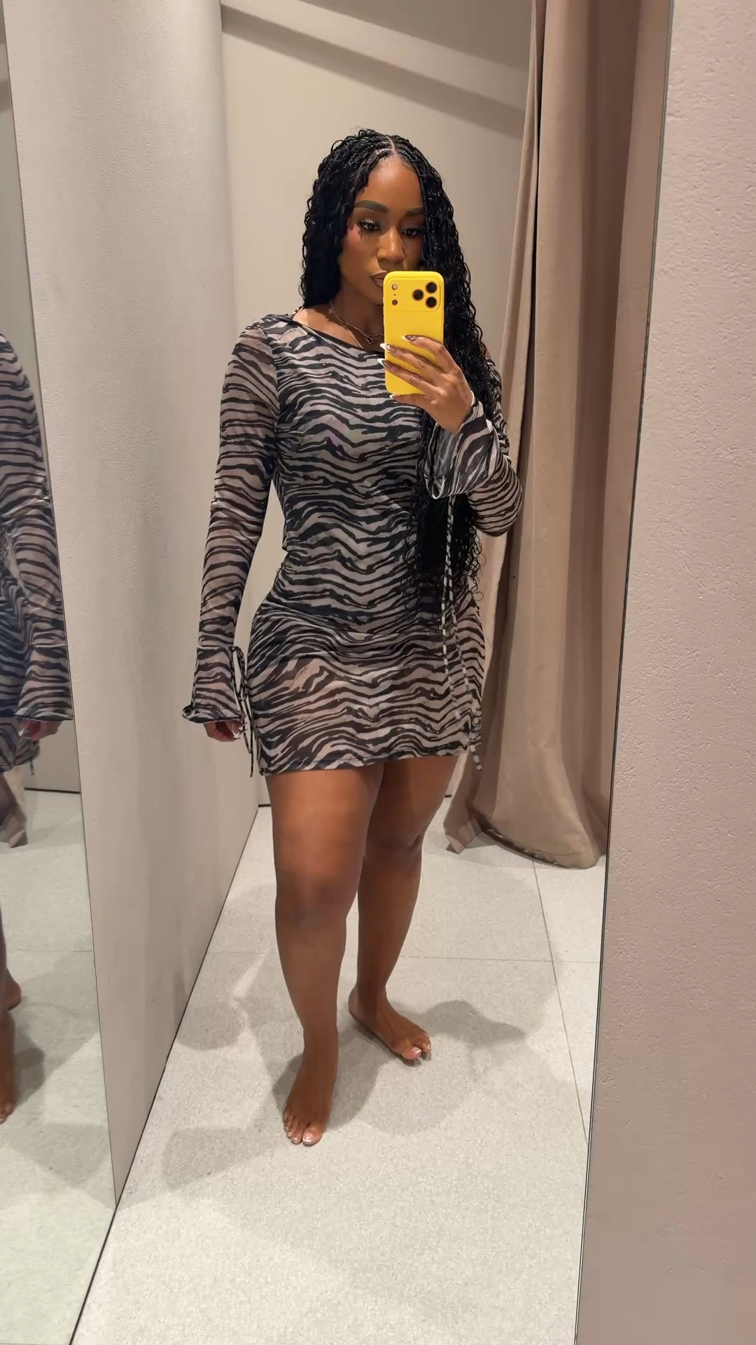 Animal print mini dress makes the perfect date night outfits