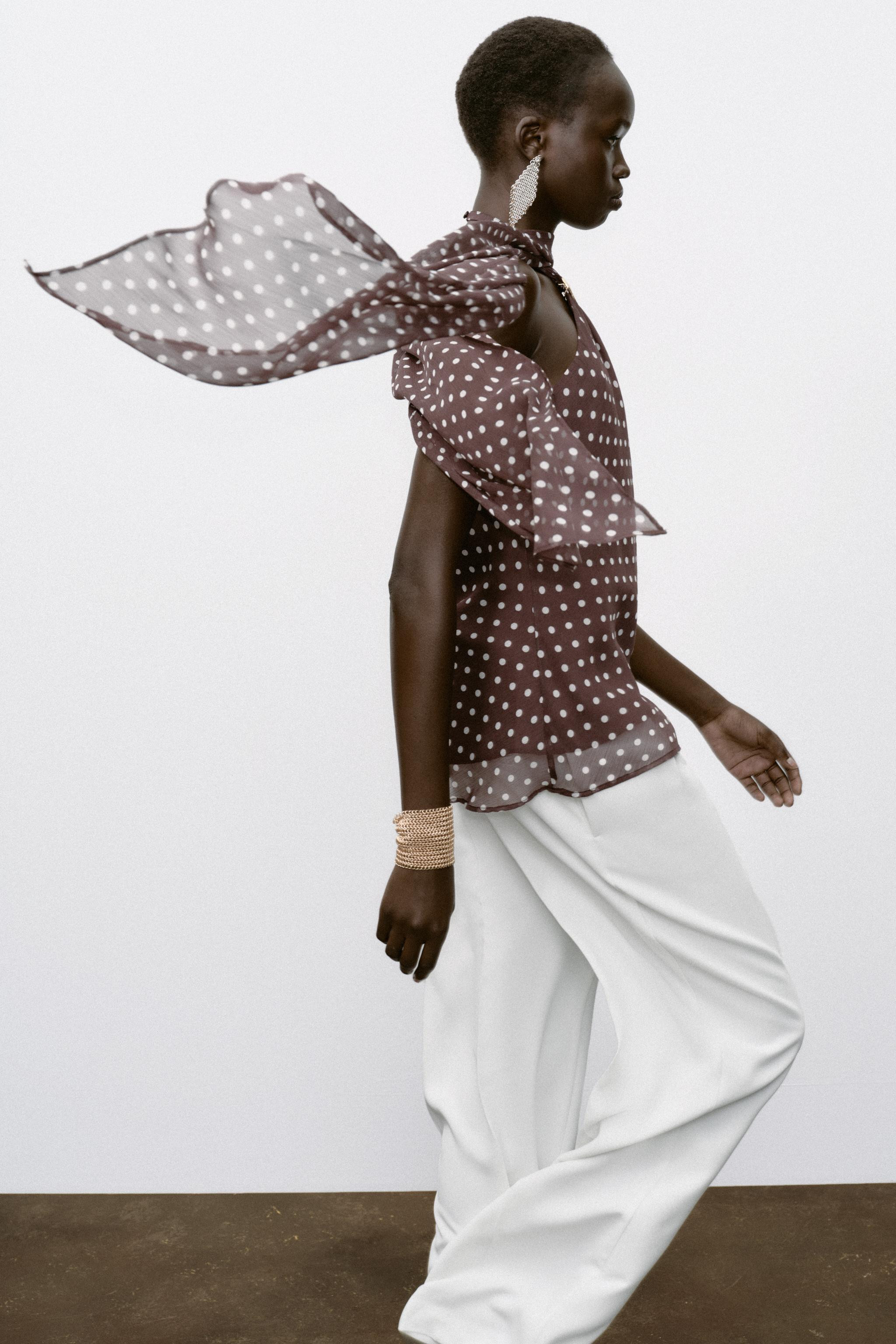 HALTER TOP WITH HARDWARE AND POLKA DOTS | Zara UK