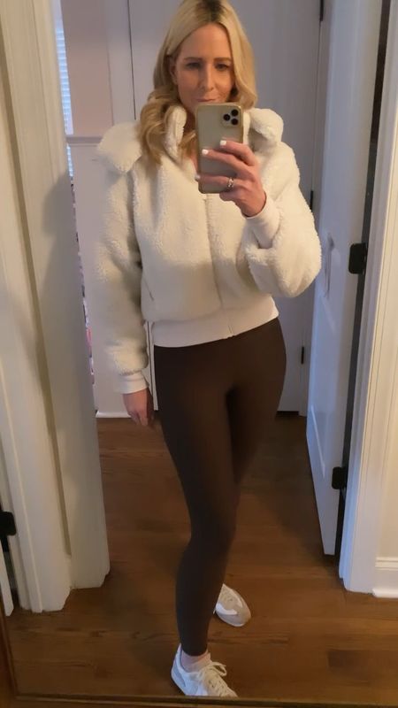 Love the Alo leggings and still living in this Alo Sherpa jacket that’s so cozy. 



#alo #aloleggings #alosherpa #alojacket #athleisure

#LTKHoliday #LTKSeasonal #LTKGiftGuide