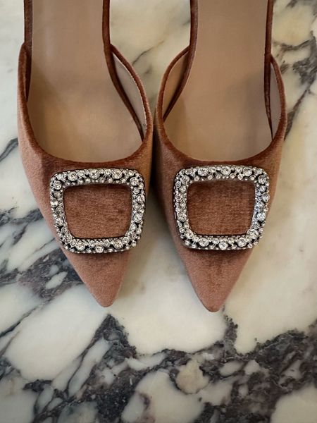 The most beautiful jeweled shoes in the yummiest brown 🤎 affordable, and so comfy. Perfect to wear with wide leg denim. They come in a TON of colors too.
Fit true to size 

#LTKfindsunder100 #LTKshoecrush