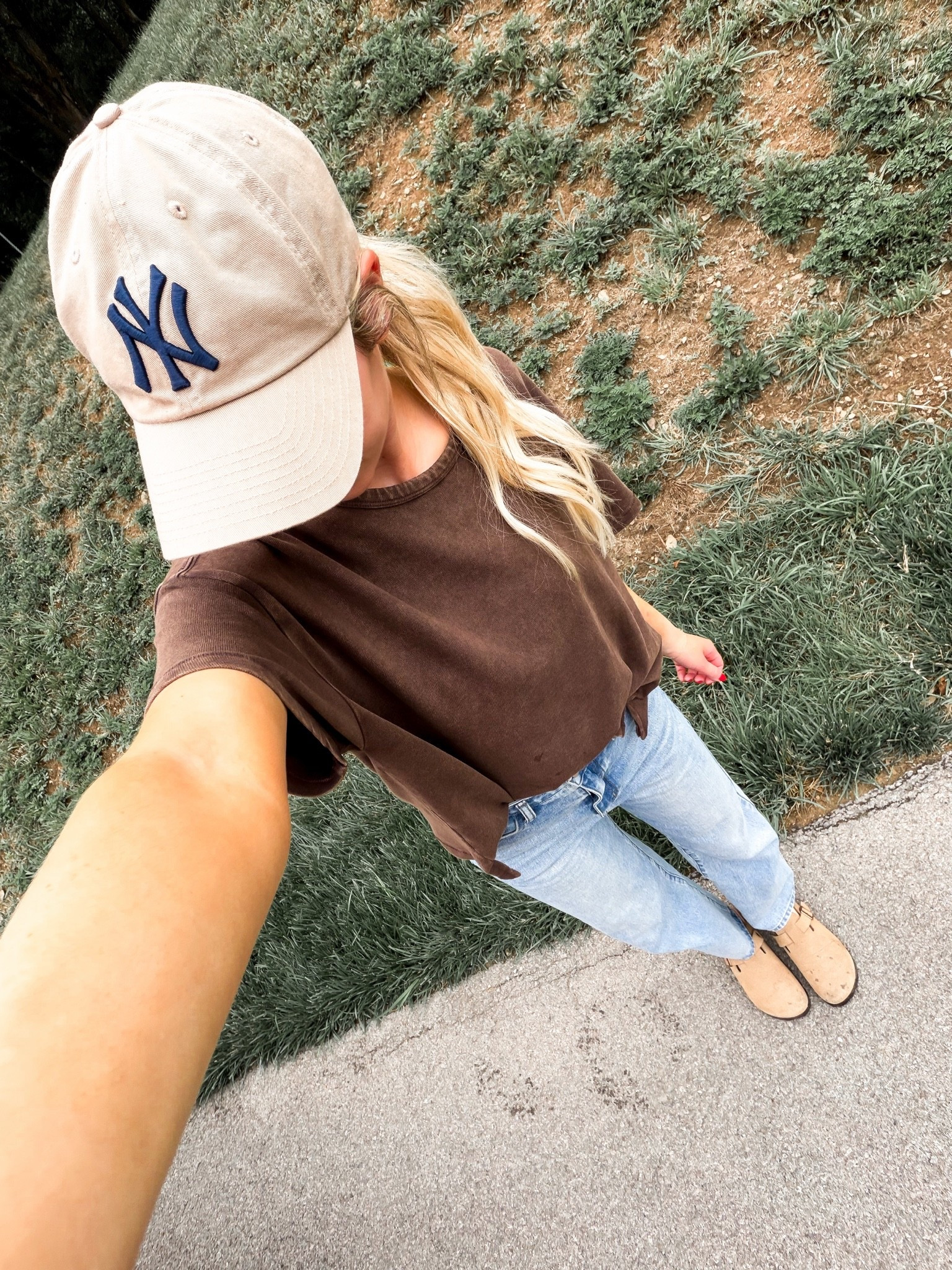 What I’m wearing today! My fave everyday tee is on sale for $9! And I wear these Amazon jeans all the time! 

Everyday outfit, easy outfit

#LTKootd #LTKSaleAlert #LTKdayinmylife