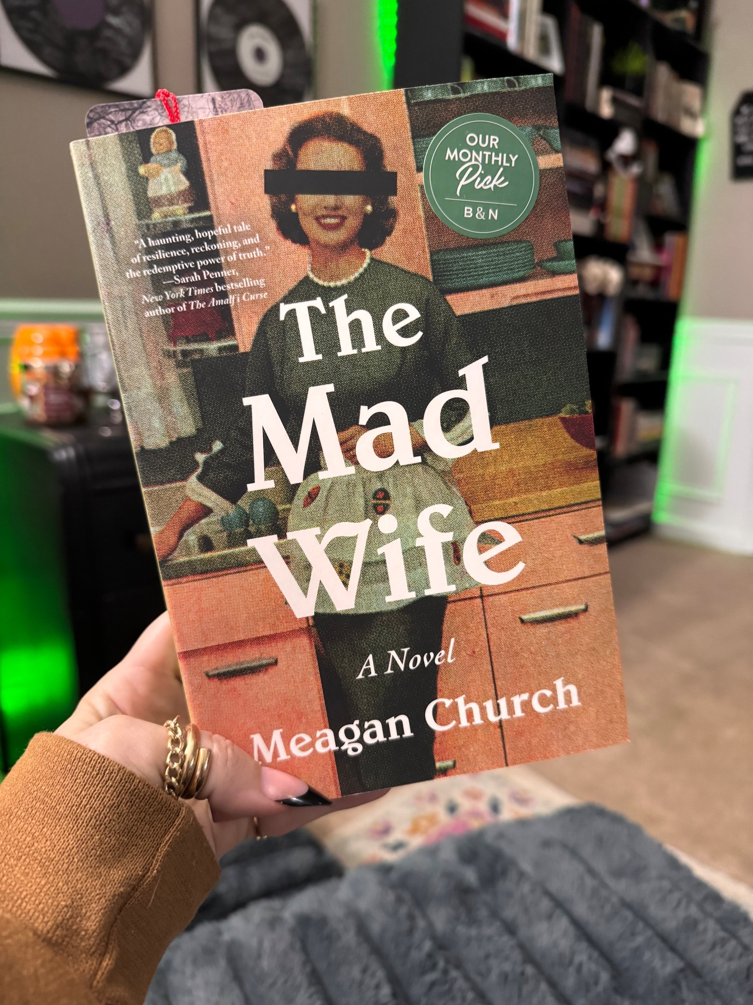 Currently reading 📖 

#LTKCyberWeek #LTKGiftGuide #LTKHome