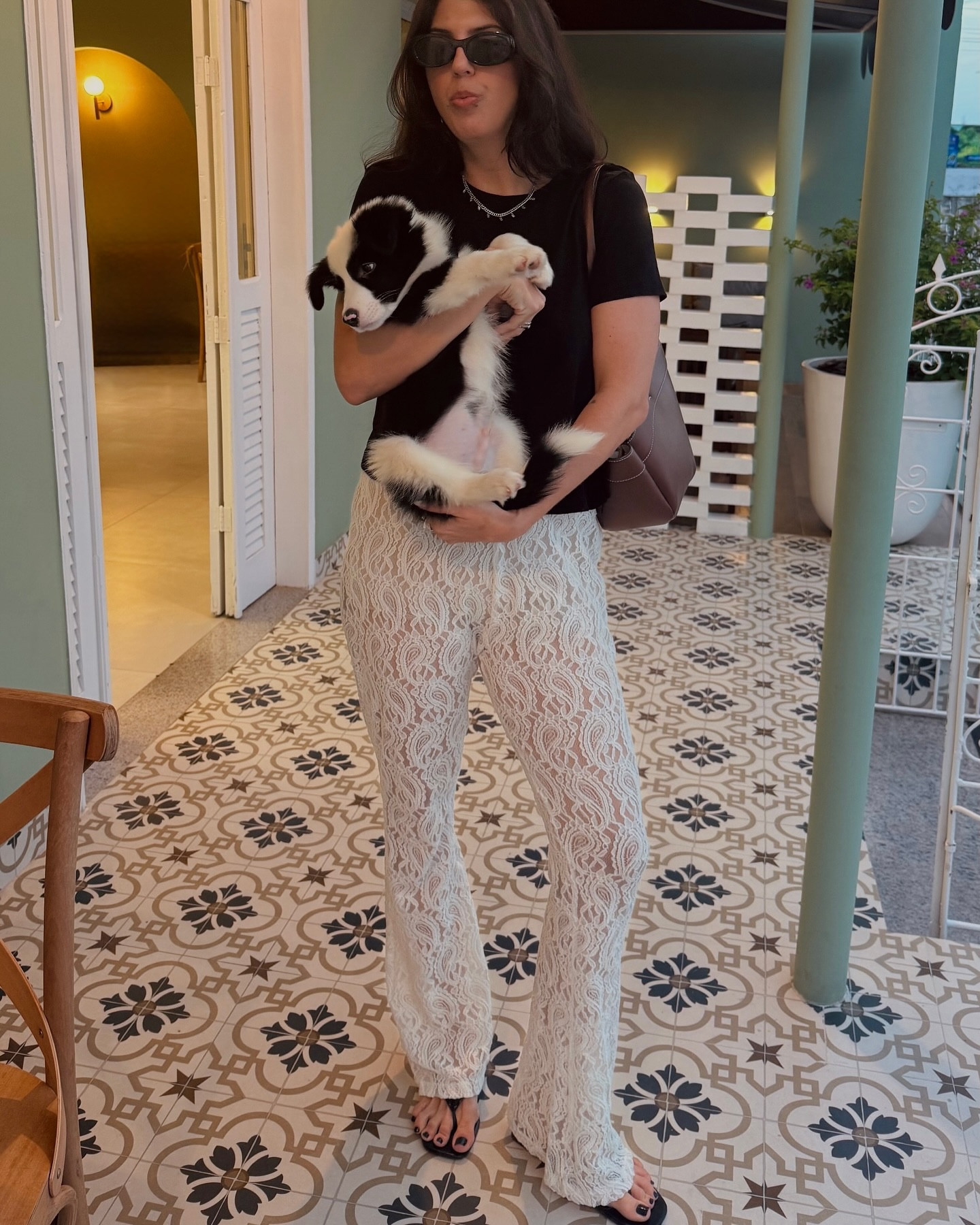 Meu carnaval 🎊✨ longe dos perigos festivos 😂
.
.
.
.
.
#carnaval #cafeterias #café #ootd #bordercollie #petfriendly #photodump