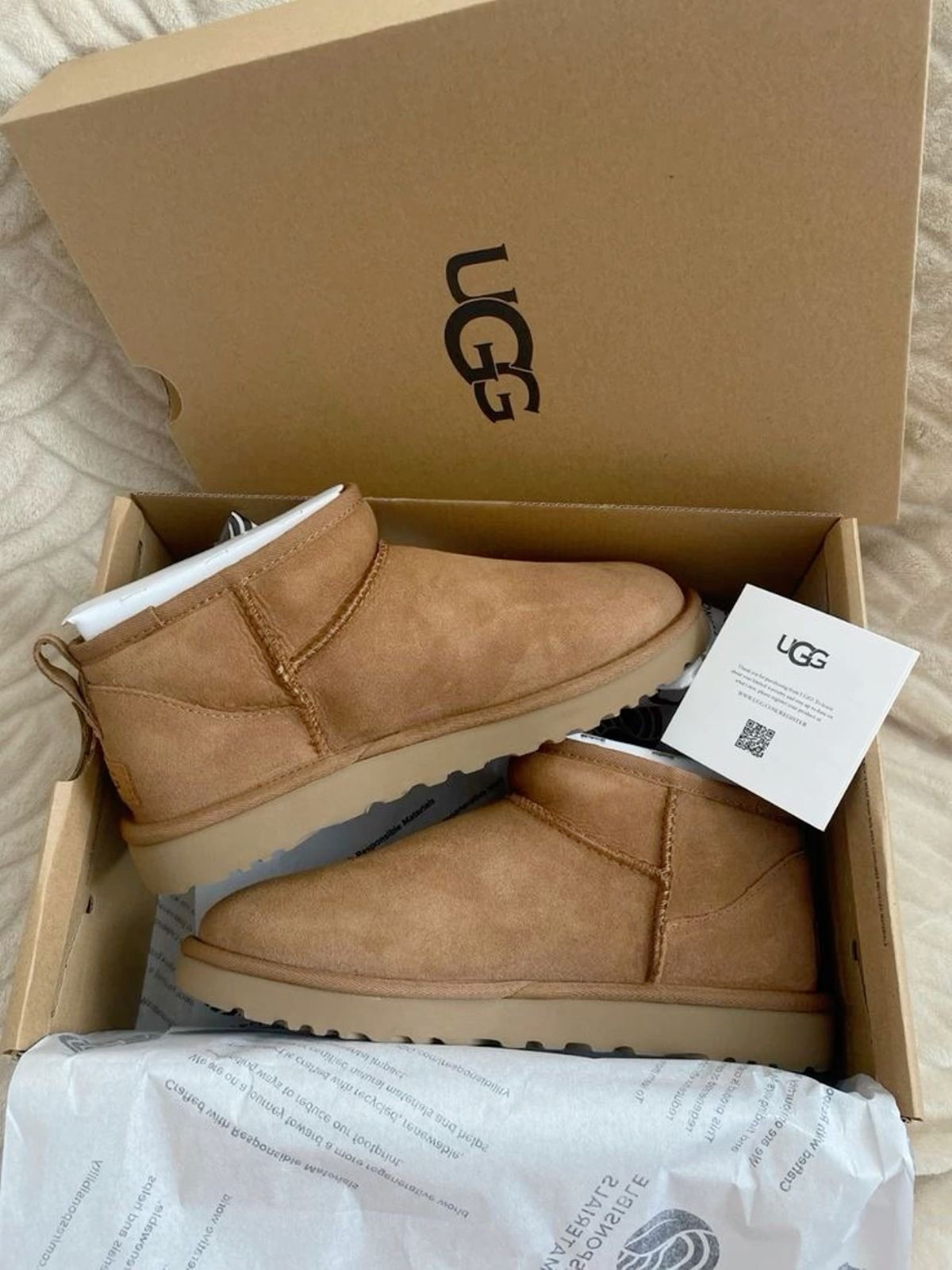 A fall/winter staple, the classic UGG always is my go to warmth boot!


#LTKGiftGuide #LTKStyleTip #LTKShoeCrush