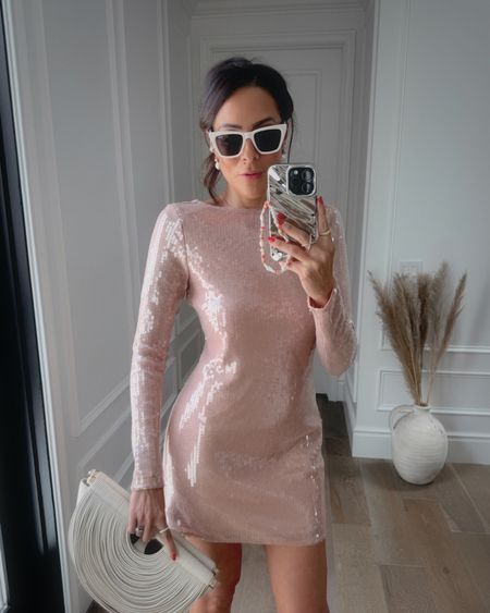 Chic girl summer 💕  Rpunding up a chicest special occasion dresses for all your summer events! 
20% off ALL Dresses + 15%-off almost everything else! In love with this sequin mini!!  Valid 6/7-6/10
USE CODE: DRESSFEST
#AbercrombiePartner #ad @abercrombie

Wearing an XS 



Abercrombie, sale, dresses 

#LTKStyleTip #LTKSaleAlert #LTKOver40