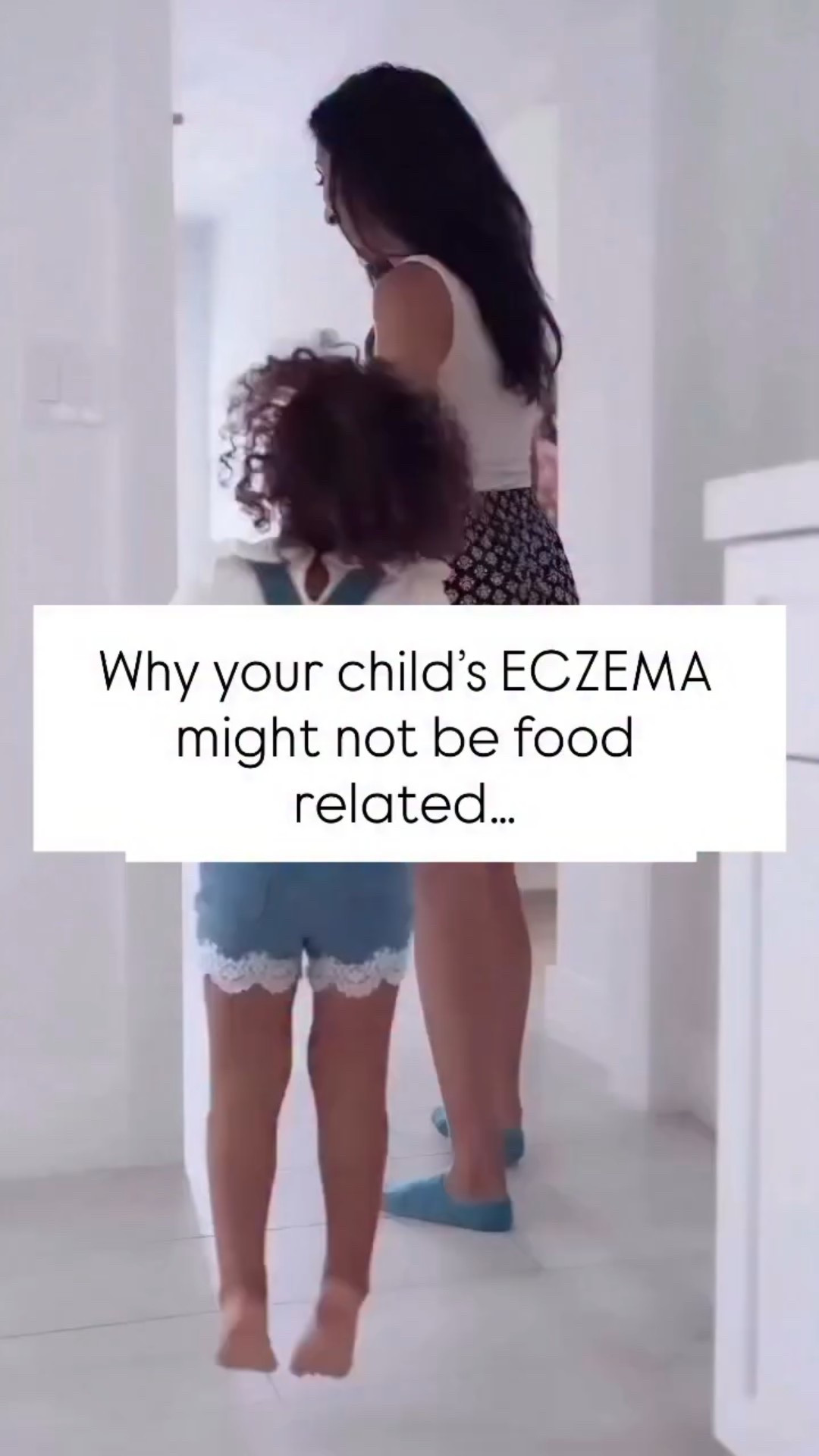 ‼️Most parents are told to start with food.

But pediatric dermatology often starts with contact irritants.

Laundry detergent residue is one of the most overlooked triggers for sensitive skin.

Things to watch for:
• Fragrance (even “natural fragrance”)
• Optical brighteners
• Fabric softener
• Scent beads
• Overdosing detergent

If you’ve tried everything, reducing skin irritant load can make a real difference for your child’s health.

Sometimes it’s not what they’re eating — it’s what they’re wearing.

⤵️⤵️⤵️Comment below “ECZEMA” for clean laundry options to start swapping ⤵️⤵️⤵️

#toxinfree #nontoxic #toxinfreeliving #eczema #nontoxicliving