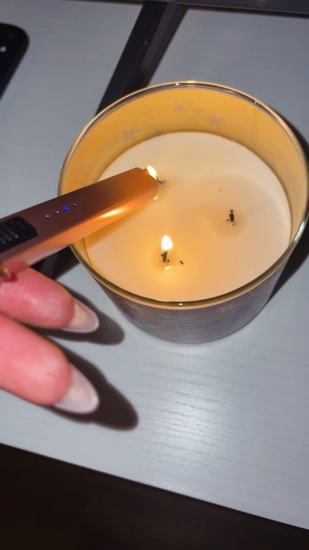 Enciendo esta vela y automáticamente mi casa deja de sentirse como casa… se siente como spa ✨”

#LTKselfcare #LTKHome #LTKdayinmylife