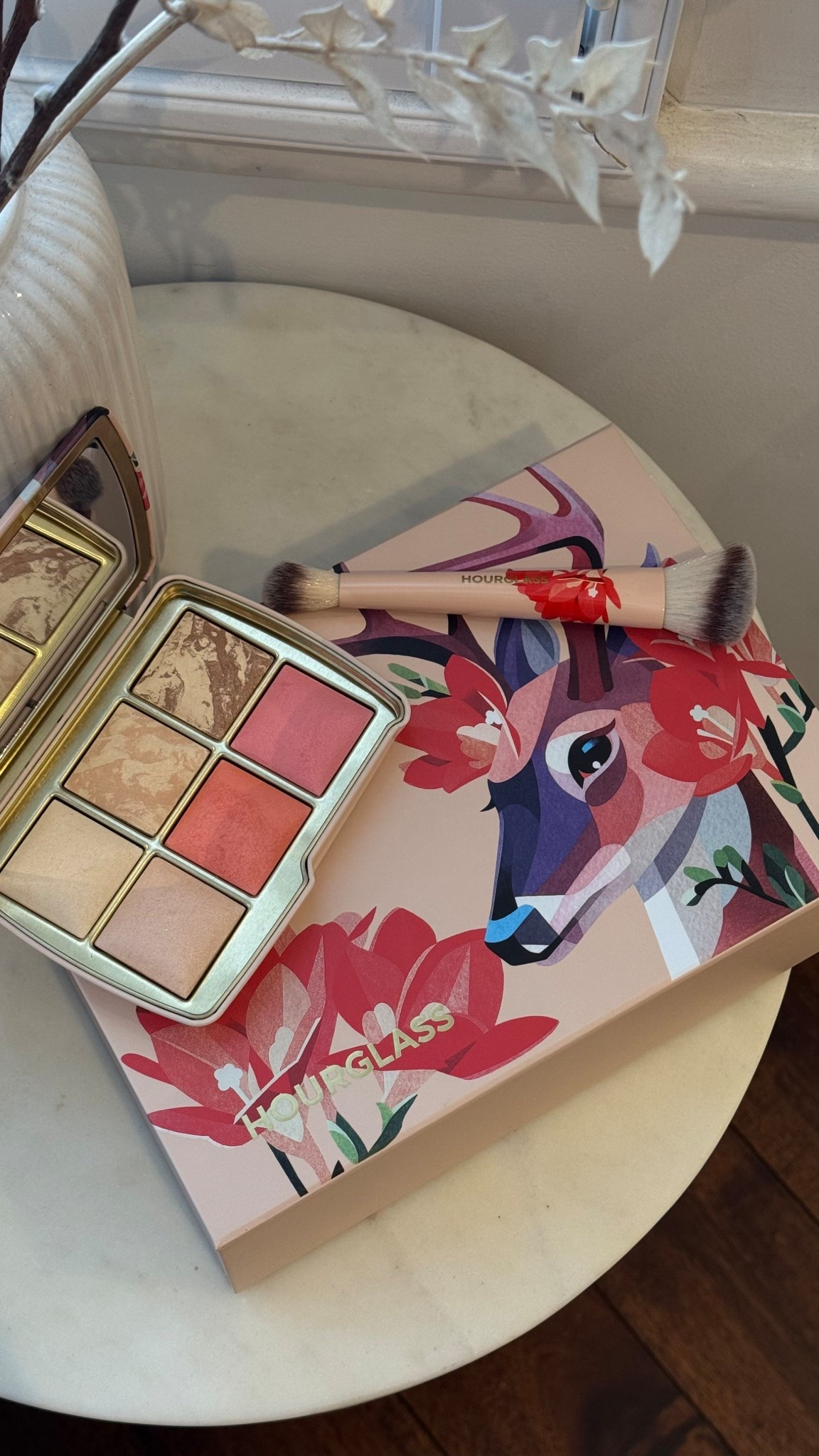 Limited edition hourglass ambient lighting palette and brush

#LTKuk #LTKgiftguide #LTKbeauty