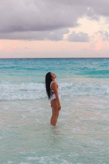 📍 Cancun, Quintana Roo

Anybody have plans to travel to Cancun this fall or winter? I linked the cutest site one piece swimsuits. 

#onepieceswimsuits #bikinis #swimwear #resortwear #cancunoutfits #beachwear 

#LTKstyletip #LTKswim #LTKtravel