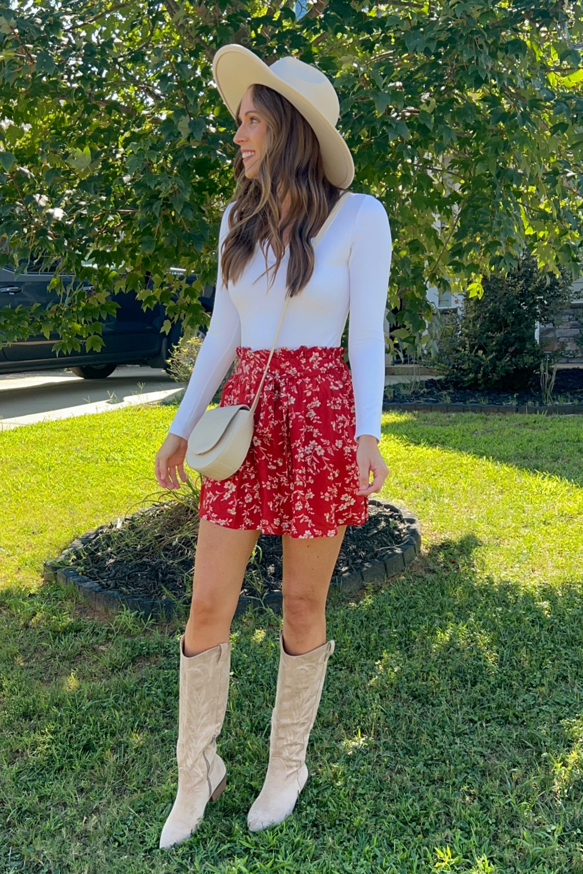 Fall fashion 🤎🍂

I have linked similar items to get this look 🤎 everything is very affordable and can easily be mix and matched to make other outfits 😊🛍️

Fall fashion, fall outfit, teacher outfit, fall skirt, orange skirt, amazon fashion, Amazon must have, skirt, white bodysuit, long sleeve shirt, western boots, tan boots, crossbody bag, purse, western hat, abercrombie, target finds, target 

#LTKFind #LTKstyletip #LTKworkwear