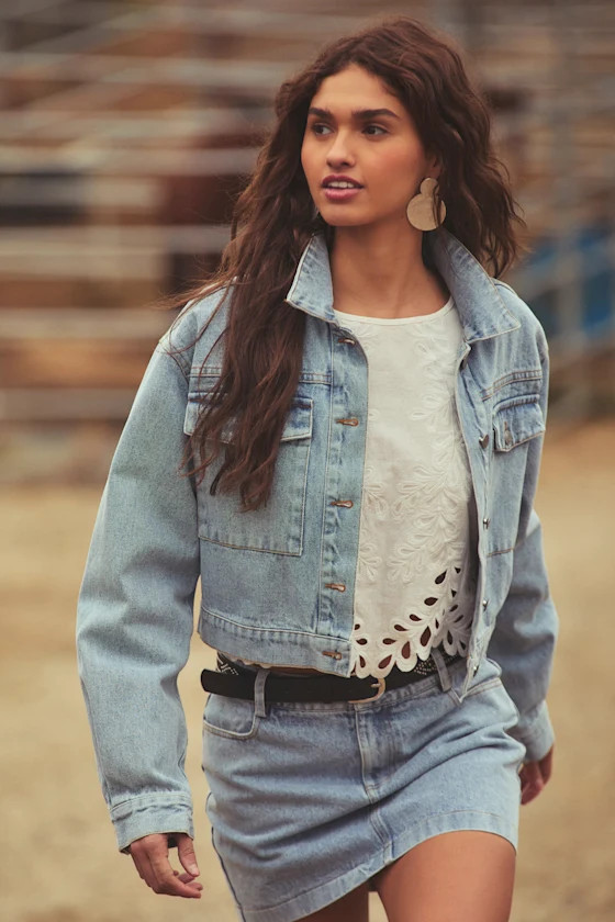 Adaya Light Wash Cropped Denim Jacket | Lulus