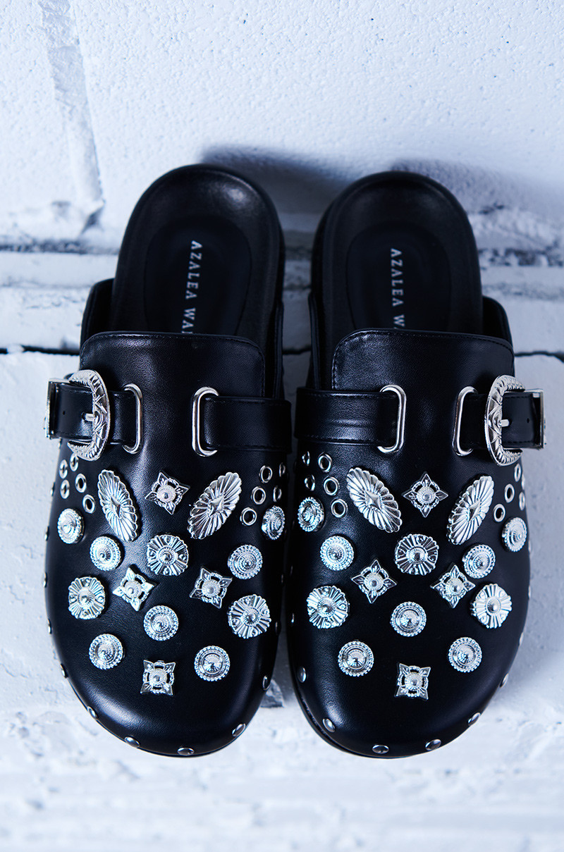 AZALEA WANG DESERT FLOWER STUDDED WESTERN FLAT CLOG IN BLACK | AKIRA