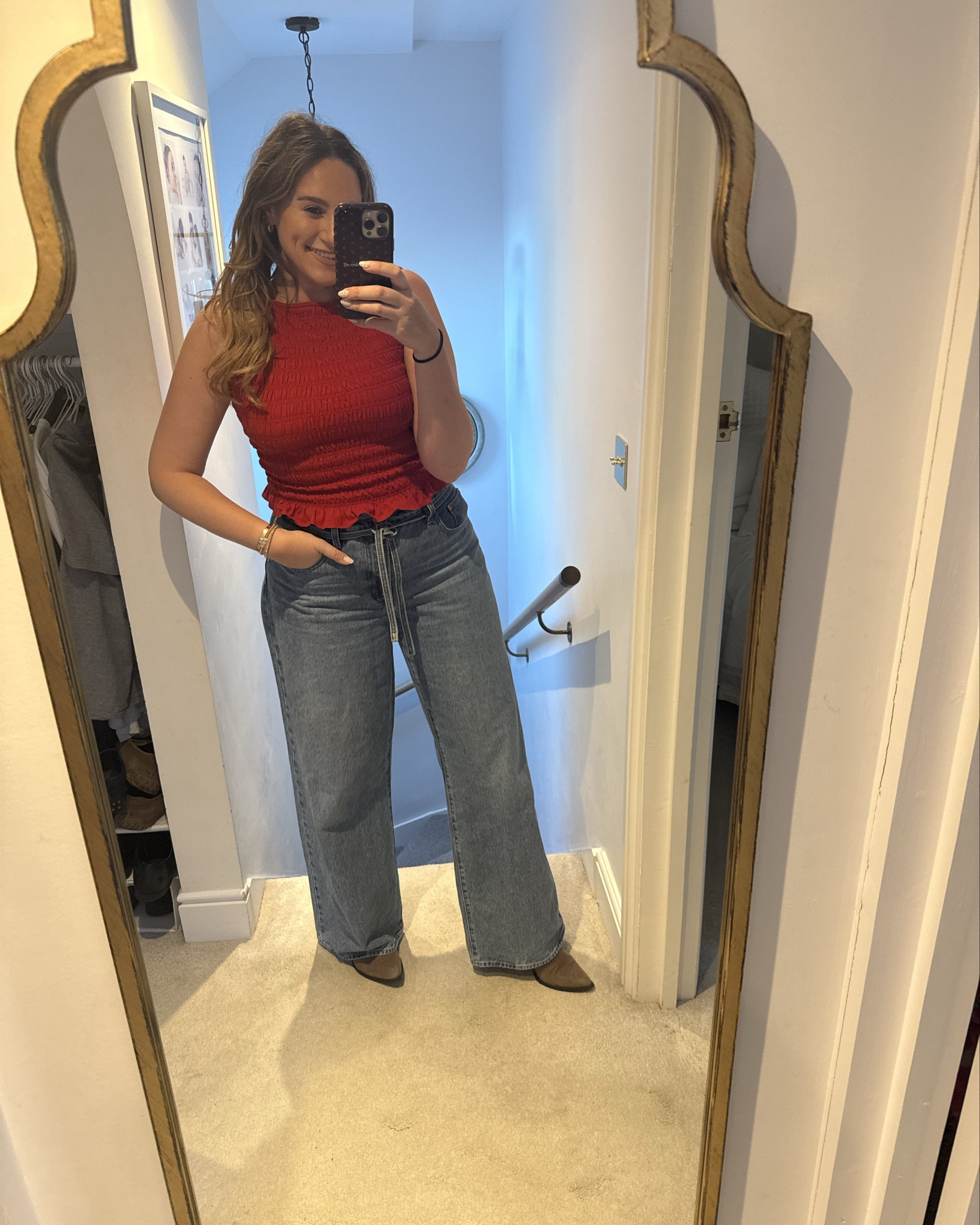 What im wearing tonight for hitting 300 k on Instagram!! Jeans and a nice top vibe 🍾 

Ps currently 20% off Abercrombie with code AFXLTK

#LTKmidsize #LTKjeans #LTKxAFSale