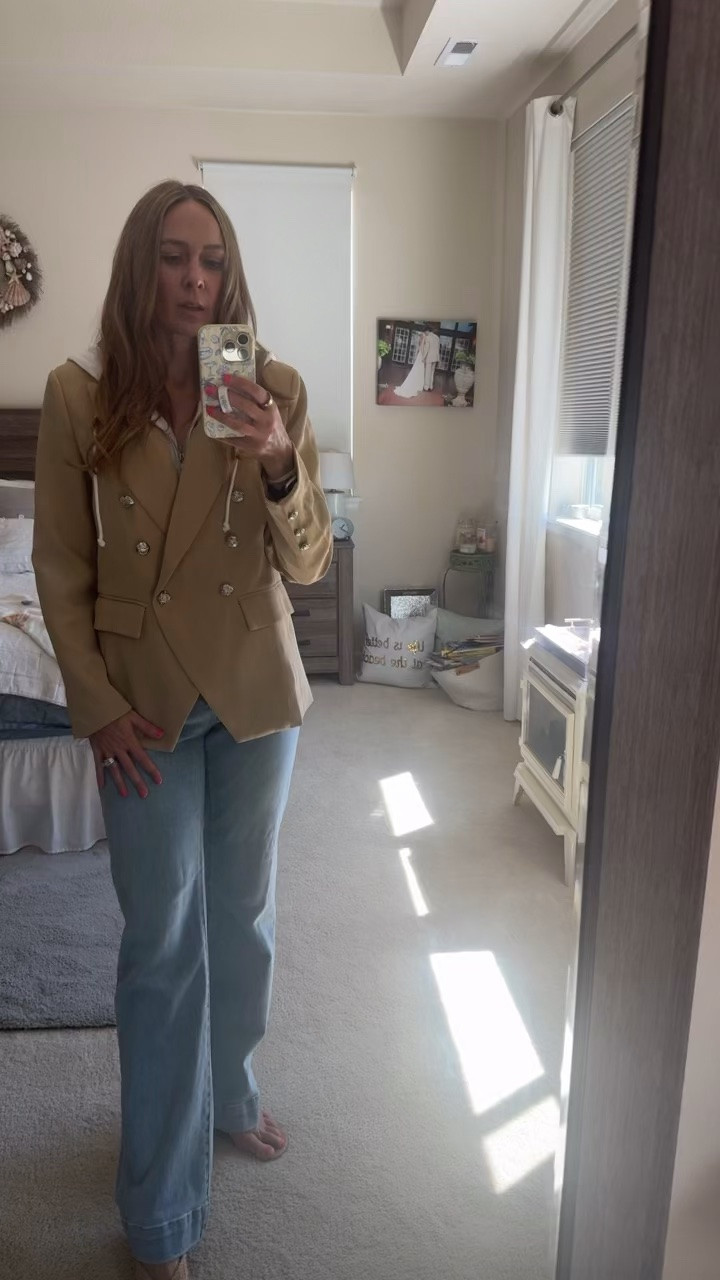 Use code SusieL40 now through 8/25 to get 40% off SITEWIDE! 
@Vici #tallgirlfashion #fallfashion #middleagedmomfashion #tallgirloutfit

#LTKOver40 #LTKSaleAlert #LTKTall