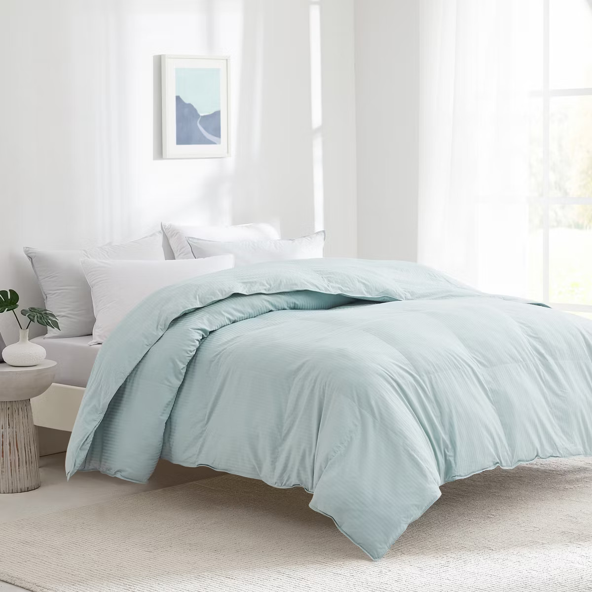 10 foot by 10 foot World's Largest King Comforter by DOWNLITE (Hypoallergenic Down Alternative) | Target