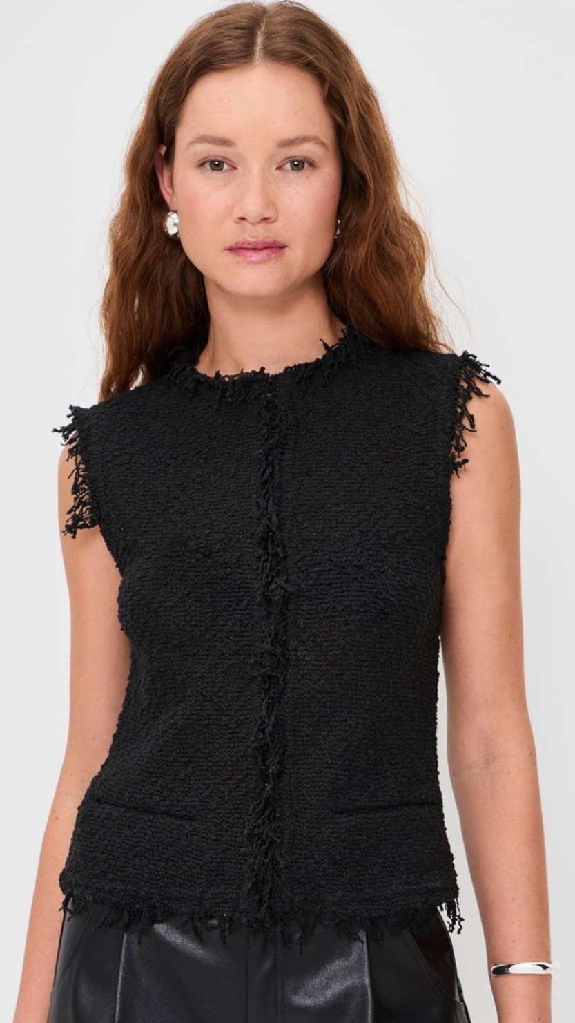 Such a chic holiday vest that would be perfect for Christmas or a NYE outfit! ❤️

#LTKHoliday