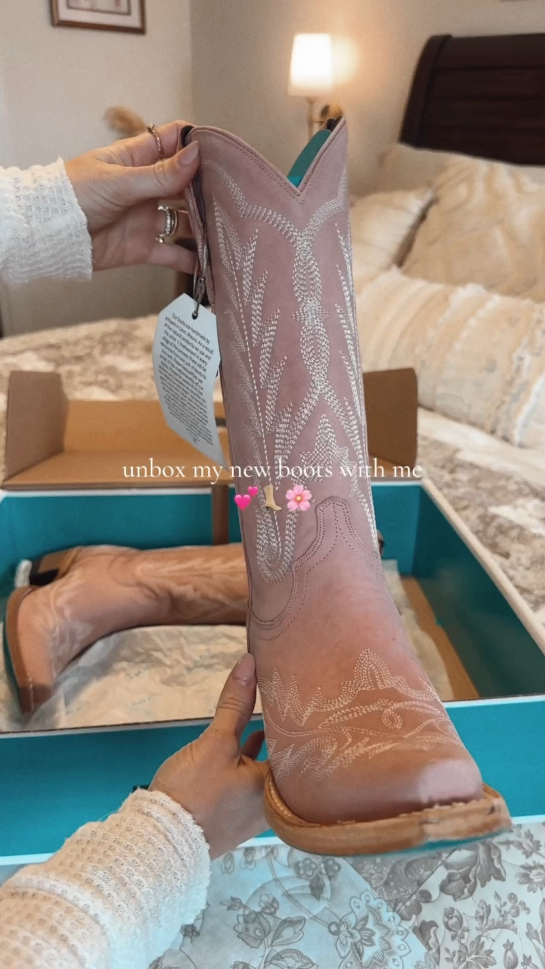 These boots will be my whole new personality my fave color in some BOOTS SAY LESS 💕🌸👢🤭✨ the perfect spring shoe + boot!!!! Ahh! 


#LTKFindsUnder100 #LTKMostLoved #LTKShoeCrush