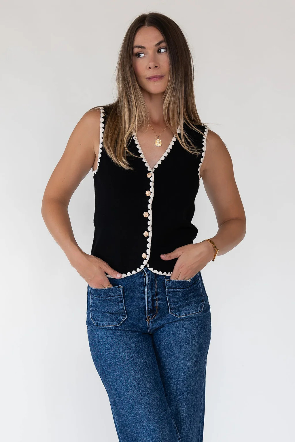 Caroline Scallop Sweater Vest - Black | JO+CO
