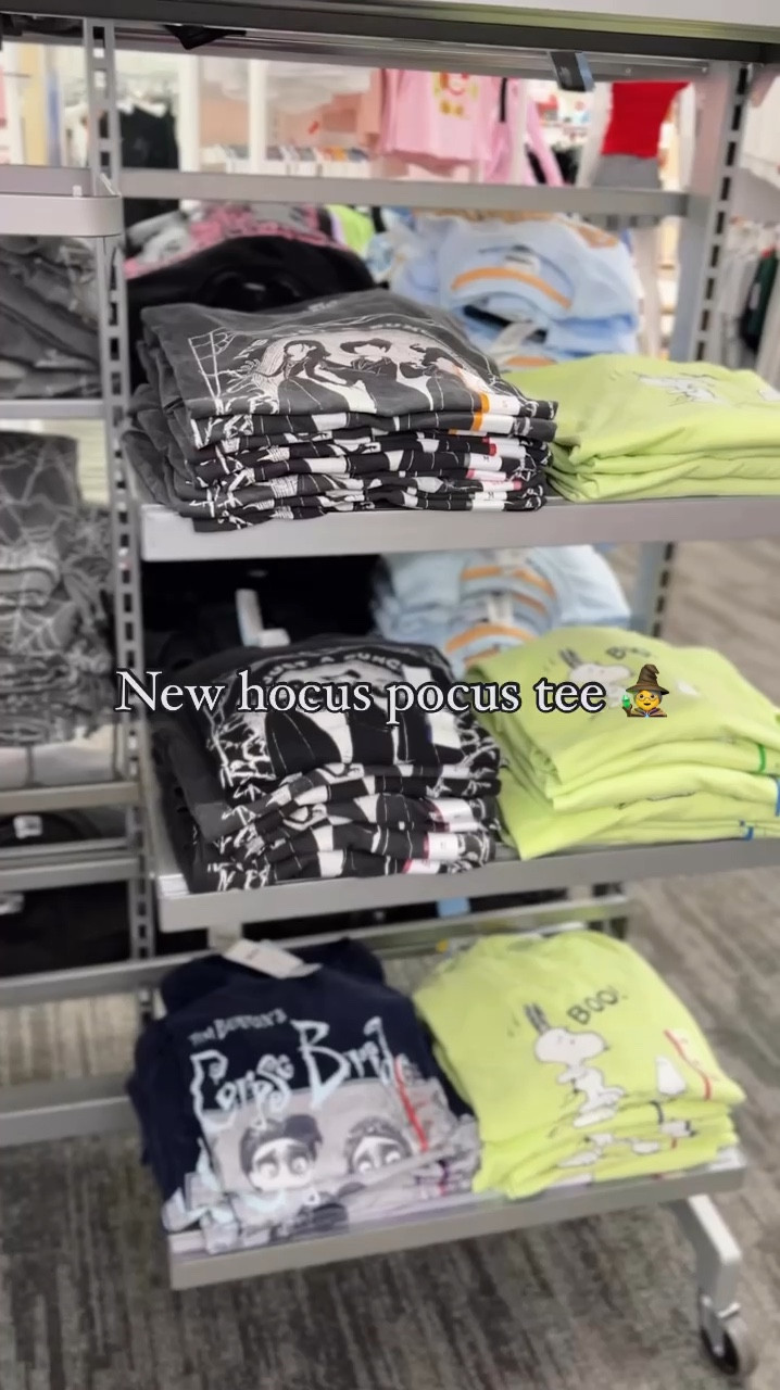 Hocus Pocus Halloween graphic tee at Target! 🧙‍♀️🖤🎃👻

#LTKStyleTip #LTKFindsUnder100 #LTKFindsUnder50