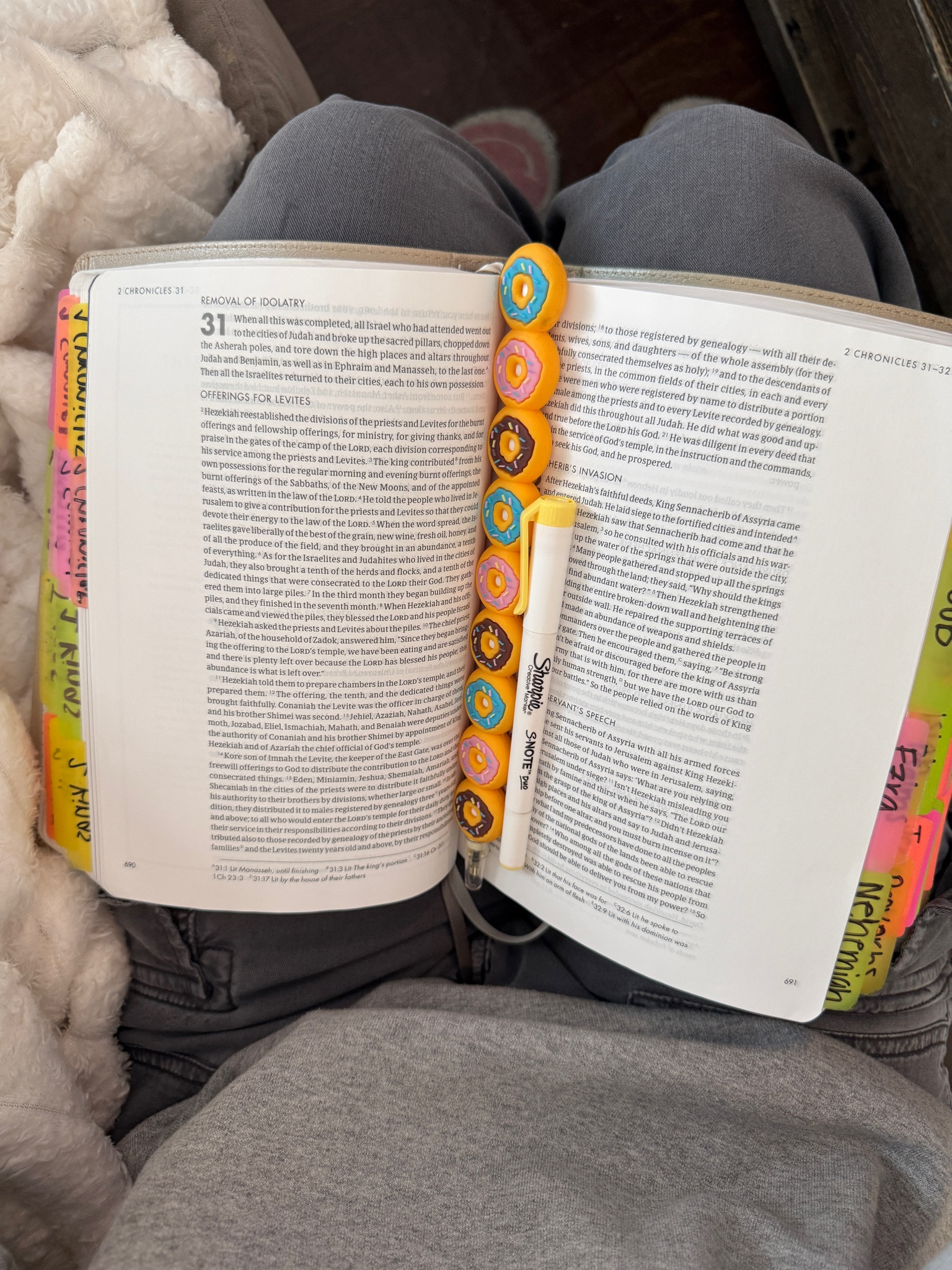 Bible Study to start the day🙌🏽📚💗  Currently in the book of Ezra.  #simplymadisynn #readwithme #biblestudy


#LTKFamily #LTKHome #LTKFindsUnder50