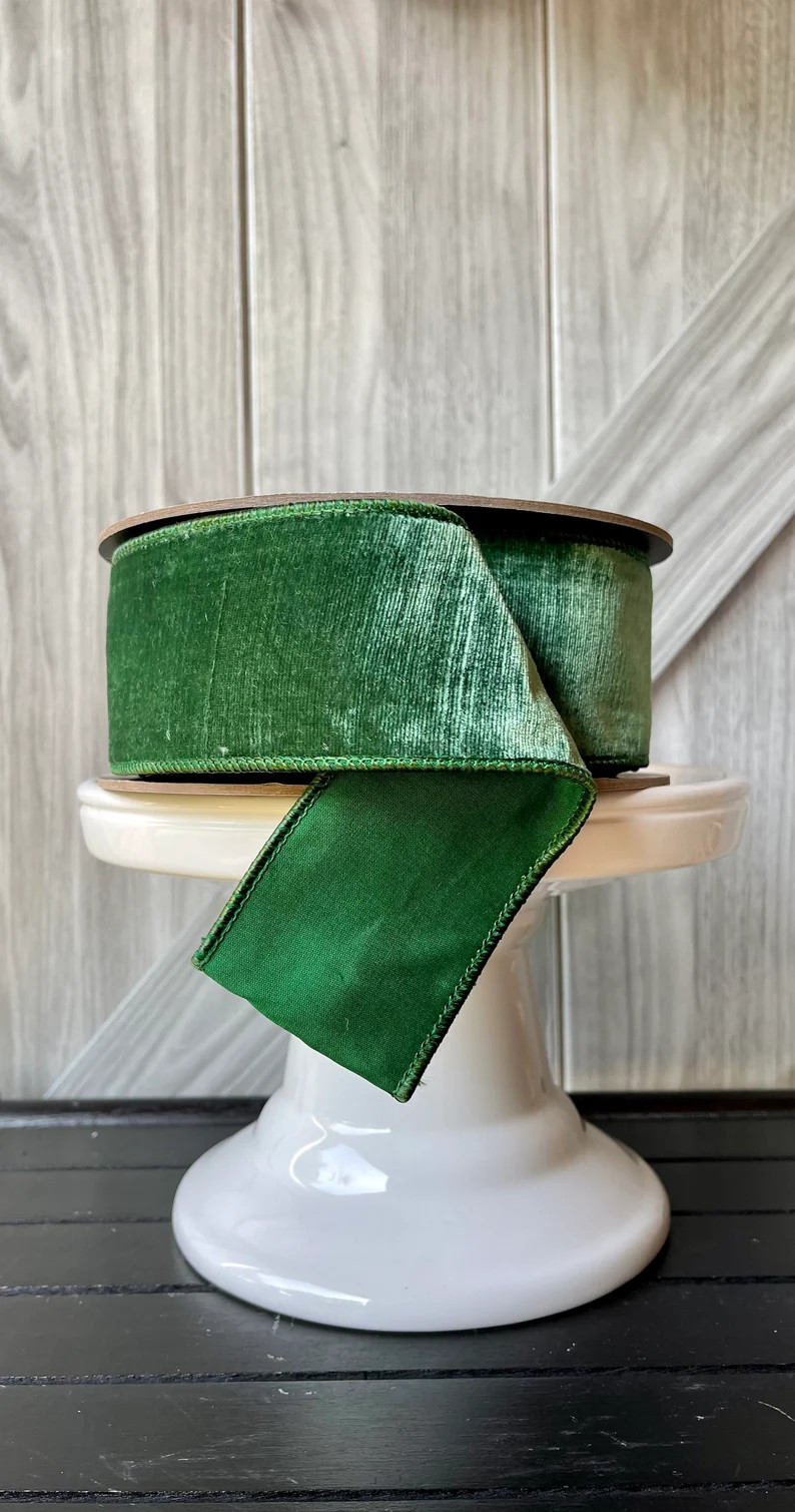 Read the full title
    10 yards, 2.5 Inch Wired Ribbon, Velvet Wire Ribbon, Green Ribbon, Luxury... | Etsy (US)
