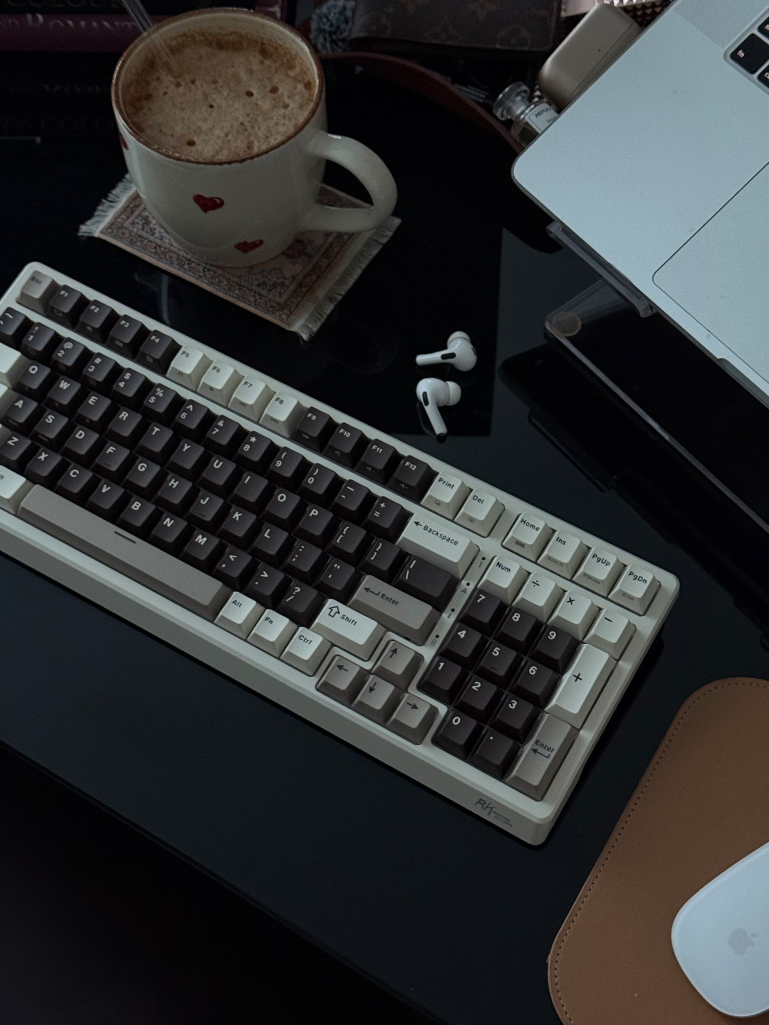 Clickety-clackity keyboard of *dreams* 

I love sounding like I’m typing an intense novel on a type writer somewhere in a dust ridden dimly candle lit office - even if I’m really only replying to emails 😅

This changes Colours as well! I usually have it on the white mode as the other colors overwhelm my senses haha so
Gorgeous! 

#LTKFindsUnder100 #LTKWorkwear #LTKSeasonal