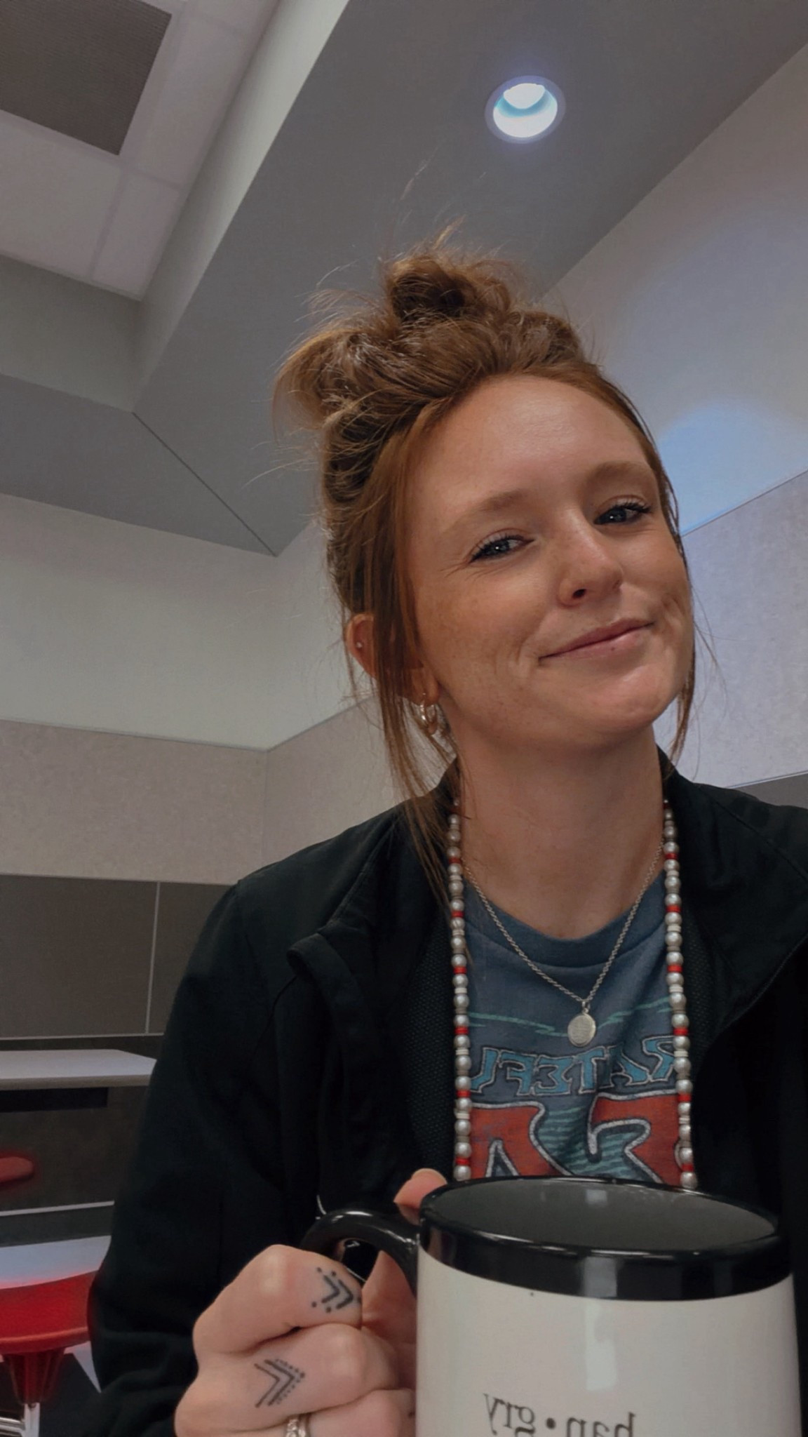 Messy mom bun 🫟

#LTKdayinmylife #LTKmomlife #LTKgrwm