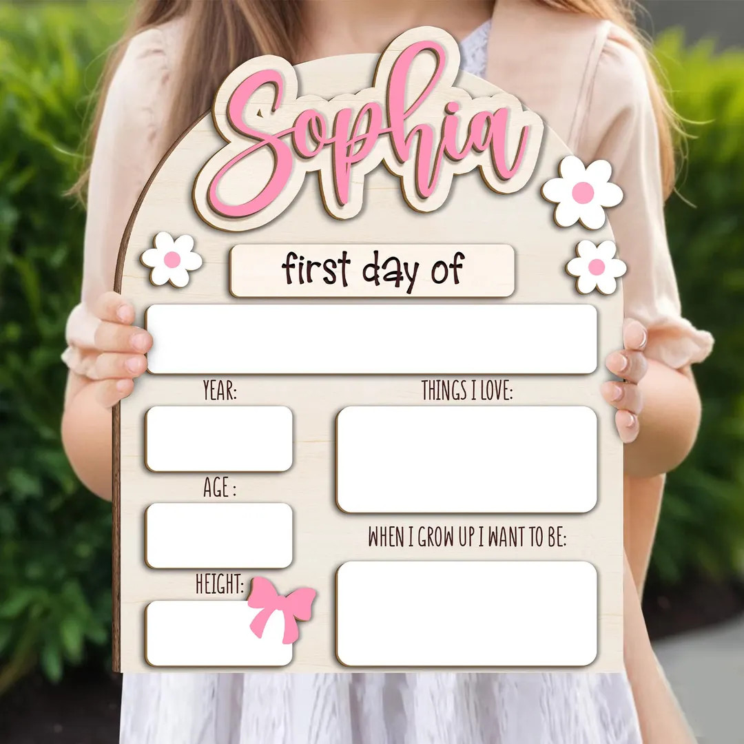 Personalized Back to School Gift, Custom Daisy First Day of School Reusable School Sign, Kinderga... | Etsy (US)