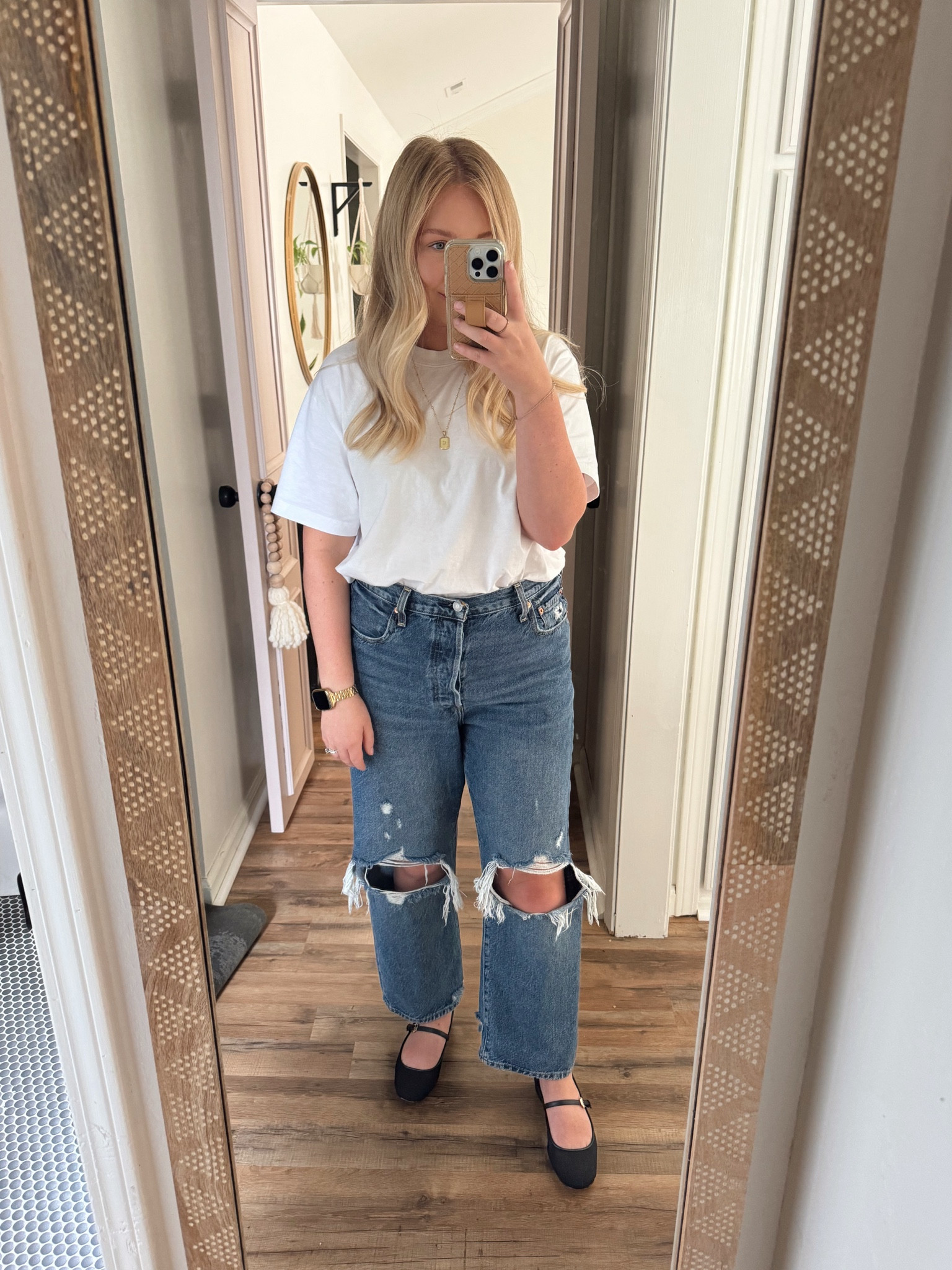 White tee , Levi’s jeans , black flats, gold jewelry , abercrombie , dsw 