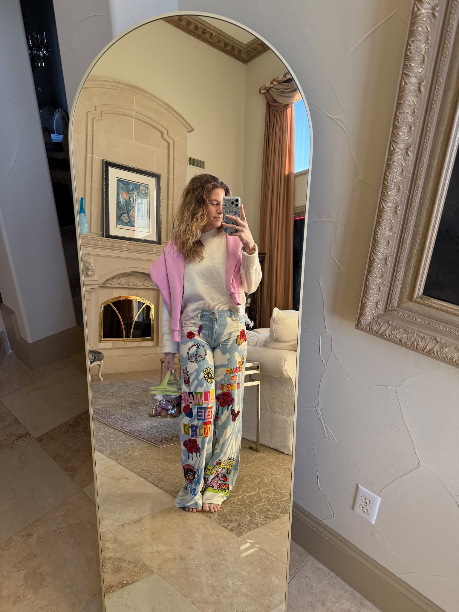Church outfit 💕🤍

Alo accolade sweatshirt - extra small 
Alice + Olivia - patch work 70s/80s vibe wide leg jeans - size 26 


#LTKSaleAlert #LTKootd