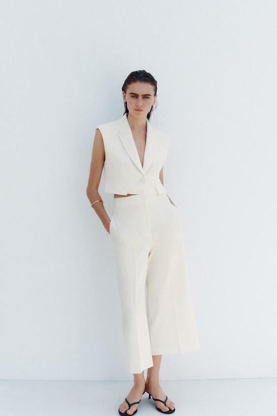 FLAP SHORT VEST | Zara US