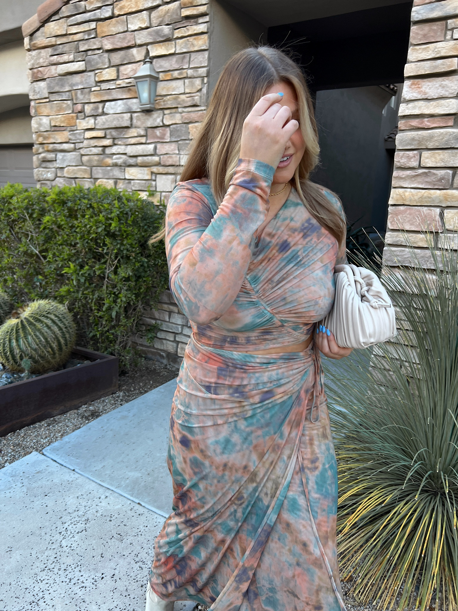 Size M in set!! It’s comfy and fits perfectly dont size up it’s super stretchy! No bra.. just little stickies. Bag is amazon! 