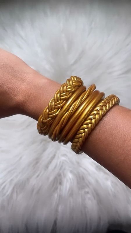 I’m absolutely loving these jelly bangle bracelets I found on @amazon 🤩

#LTKsalealert #LTKunder50 #LTKstyletip