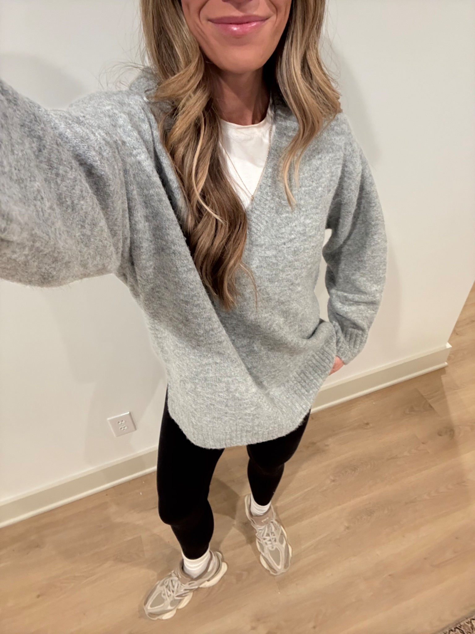 Cozy bump friendly and tall girl friendly lounge outfit

Wearing medium in sweater (runs oversized but got the medium for extra length)
Small tall in leggings, they are my faves everrr. No front inseam

Small in tee


#LTKBump #LTKTall