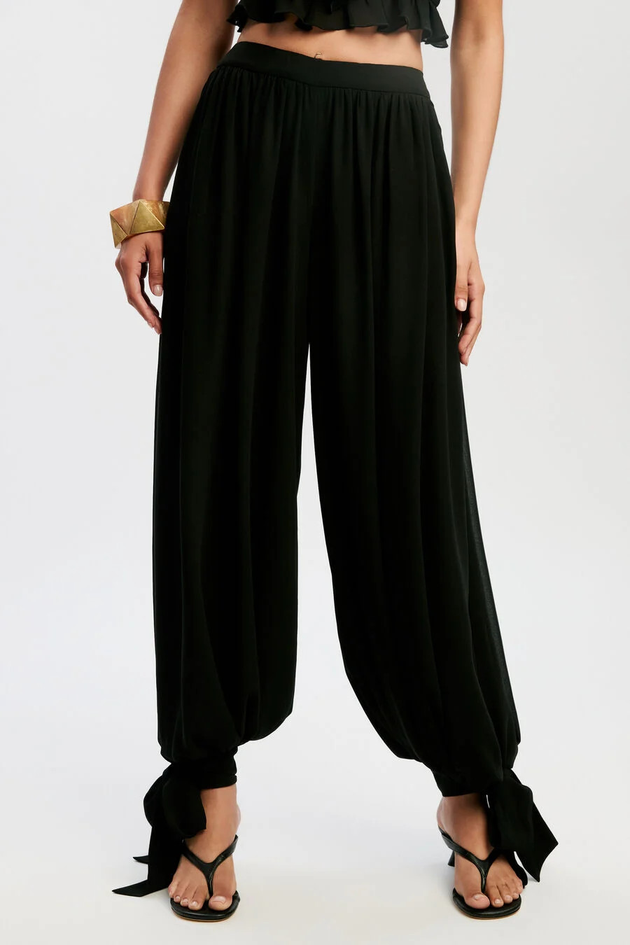 alira soft balloon pant in black | Bardot (US)
