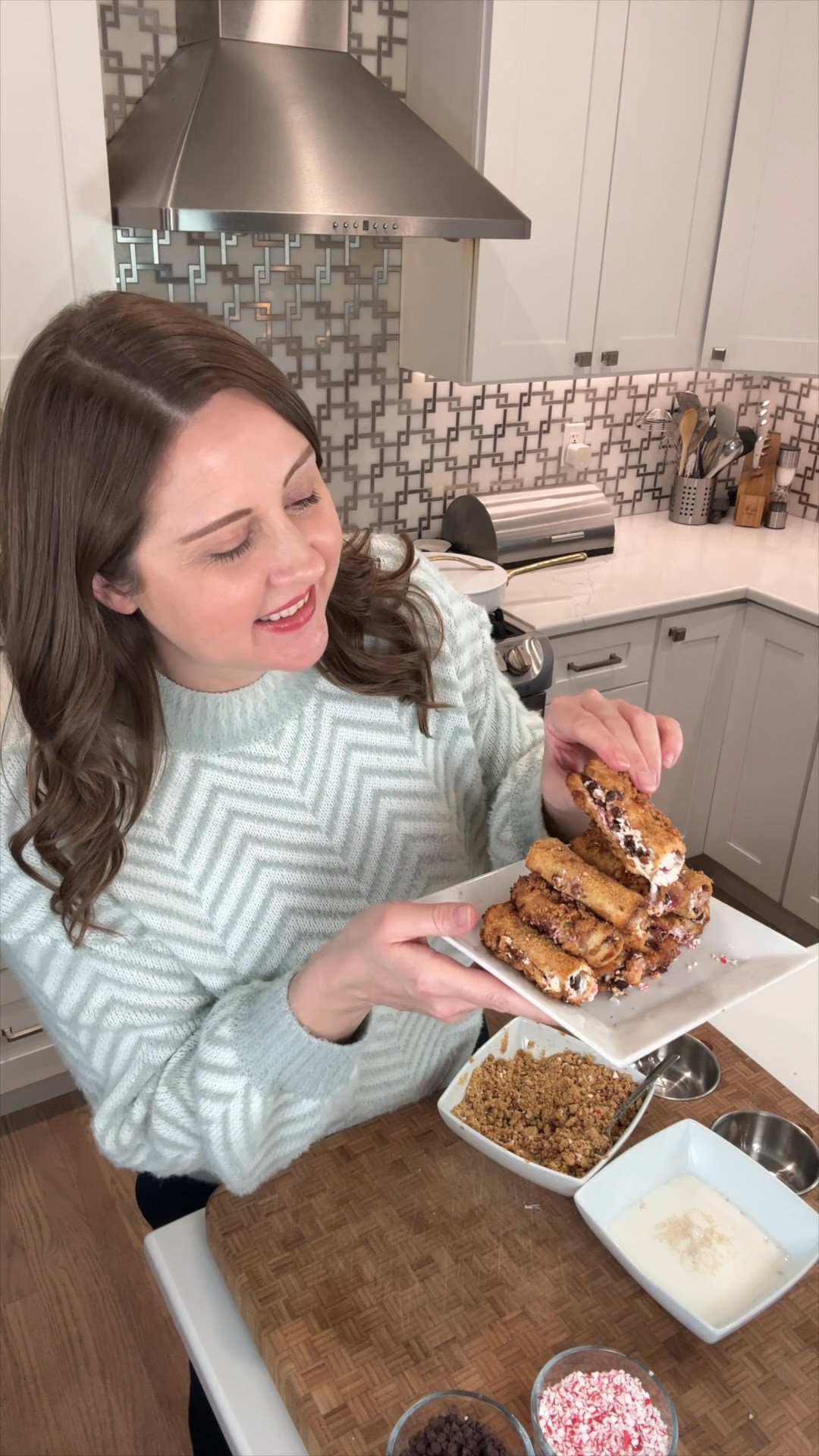 ❤️ ✨ These Candy Cane S’mores Rollups are the ultimate holiday treat! Made in the air fryer for a quick, gooey, chocolatey dessert with a peppermint twist. Perfect for cozy nights or holiday gatherings! Bake at 375 for approx. 12 minutes flipping half way through.  #HolidayTreat #SmoresRollups #Smores #Peppermint #HolidayDessert #AirFryerRecipes


#LTKSeasonal #LTKHome #LTKHoliday